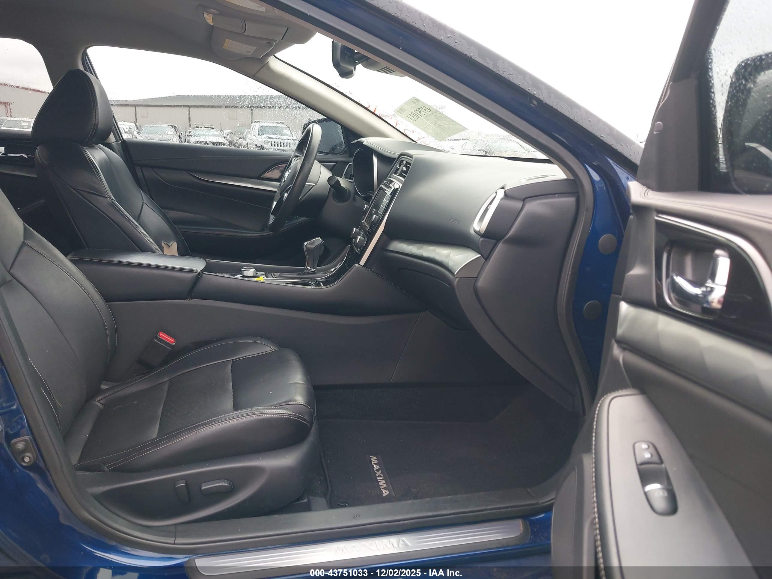 NISSAN MAXIMA image 5