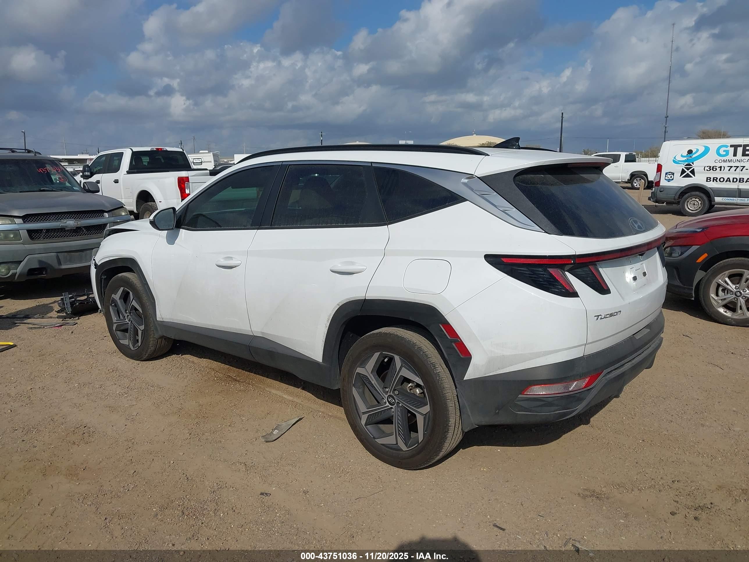 HYUNDAI TUCSON image 3