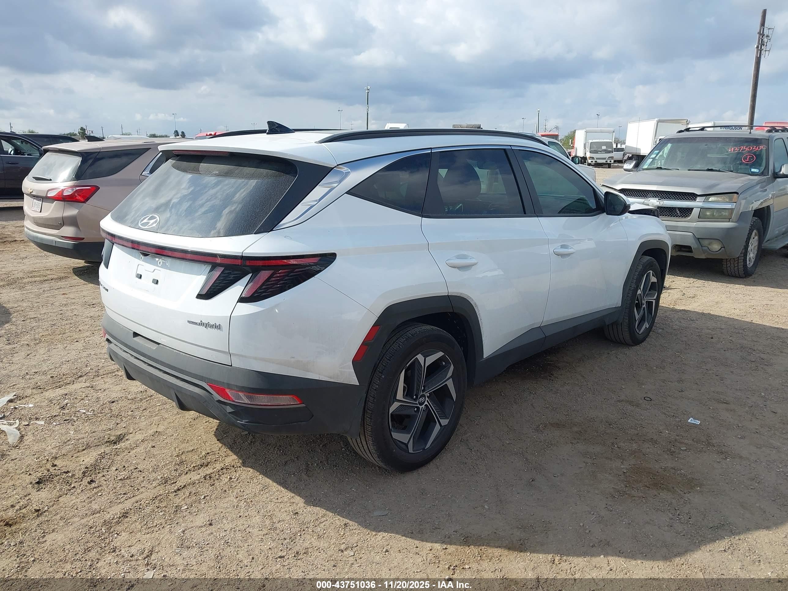 HYUNDAI TUCSON image 4