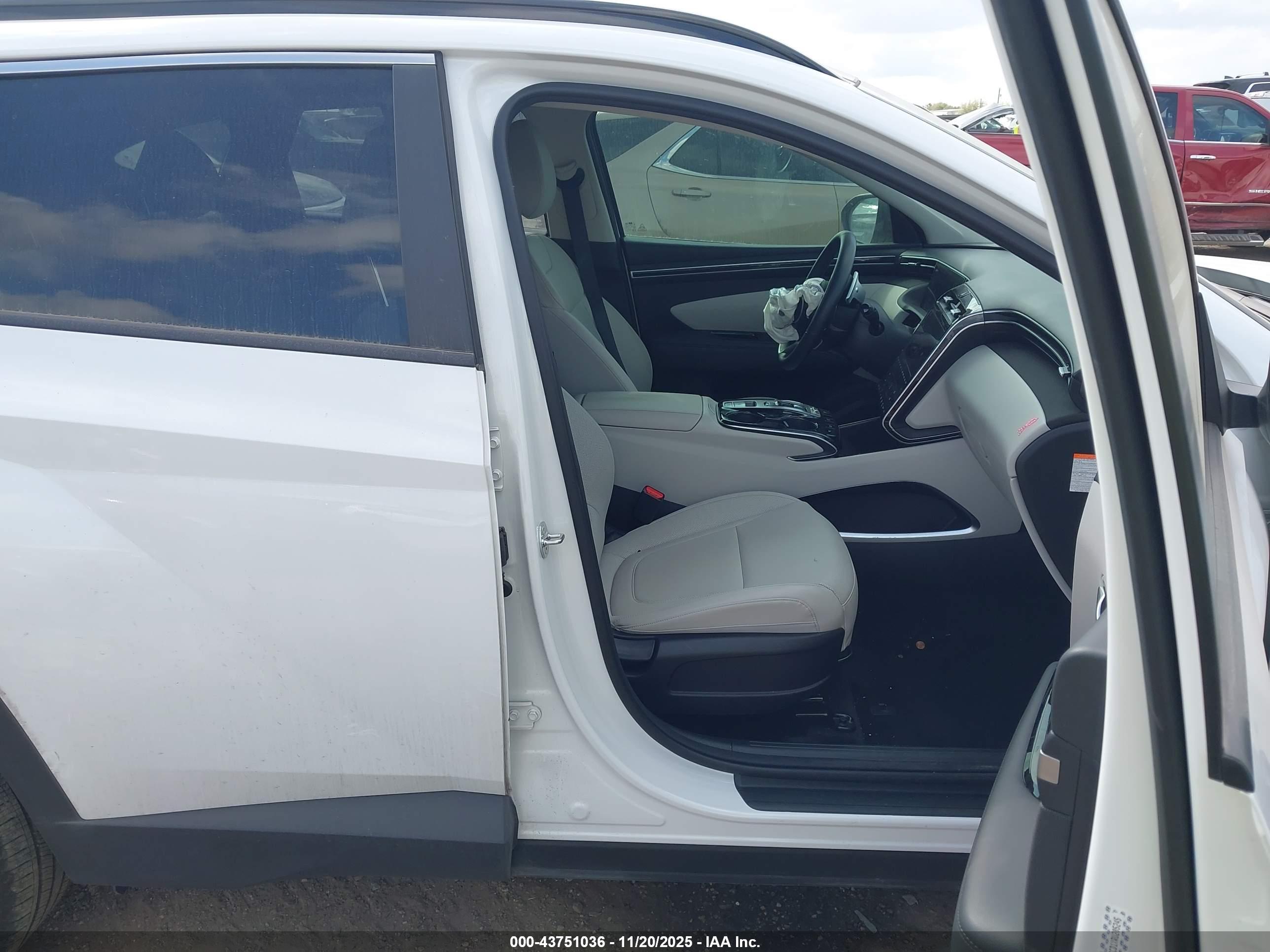 HYUNDAI TUCSON image 5