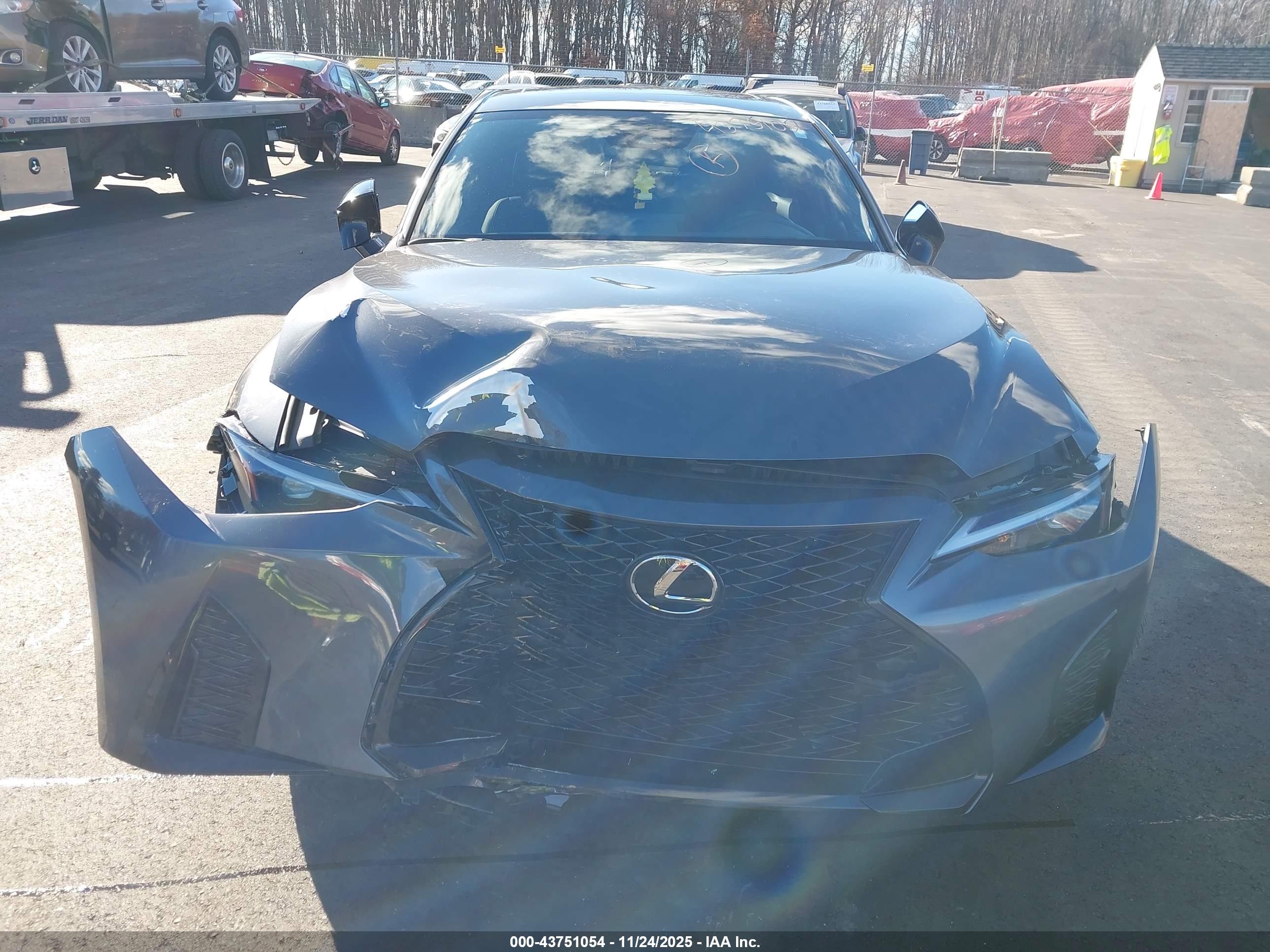 LEXUS IS image 6