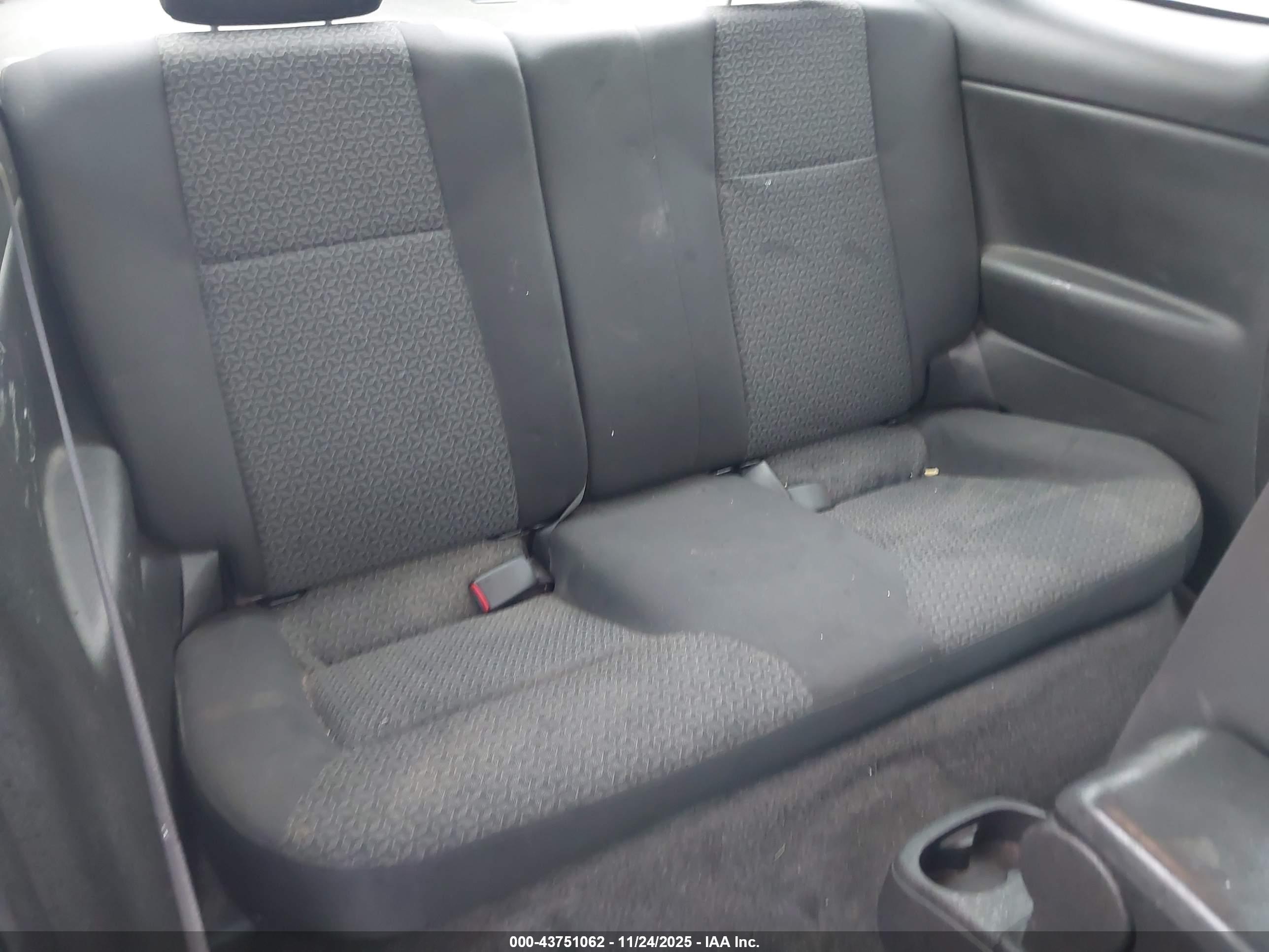PONTIAC G5 image 8