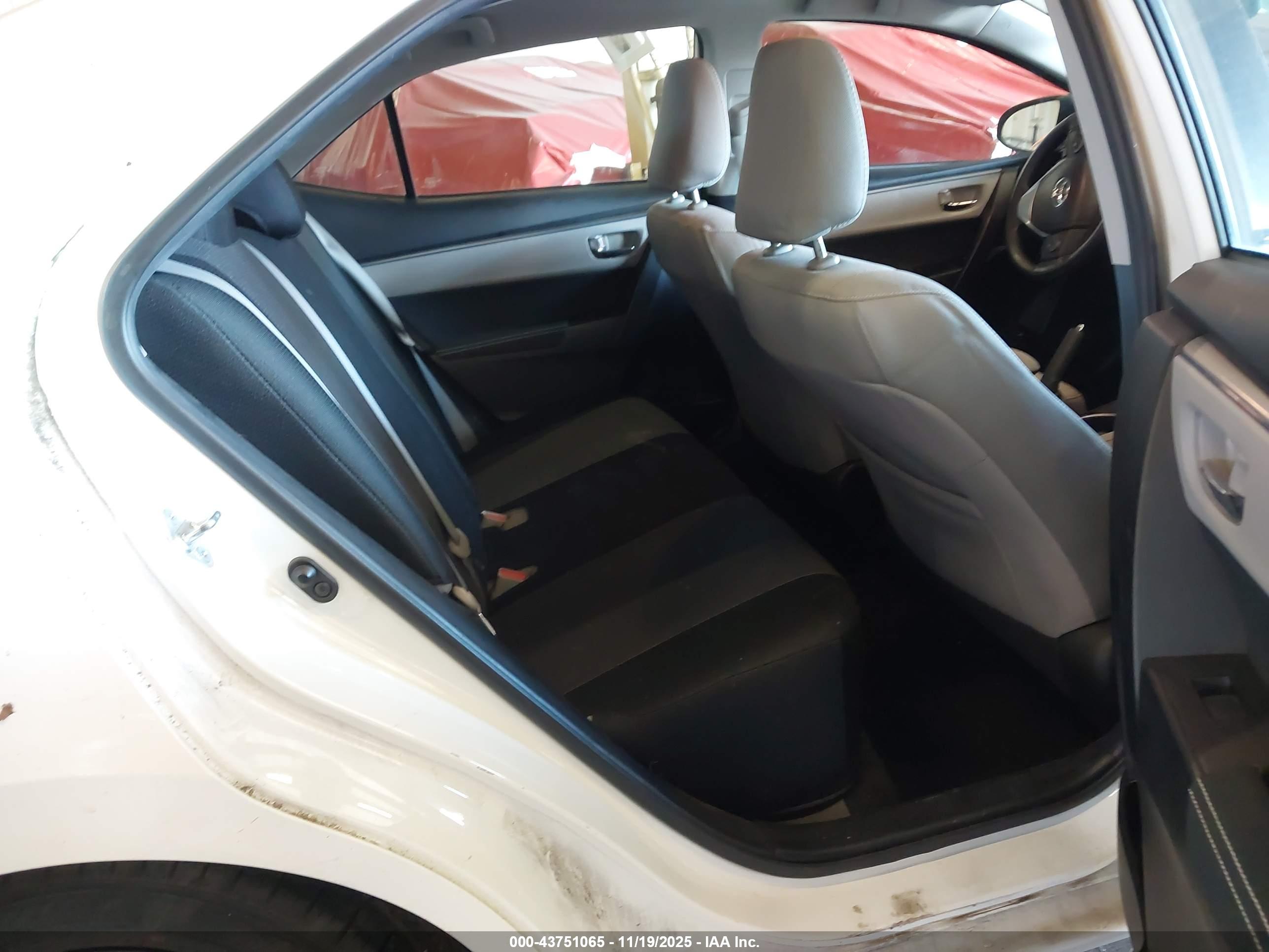 TOYOTA COROLLA image 8
