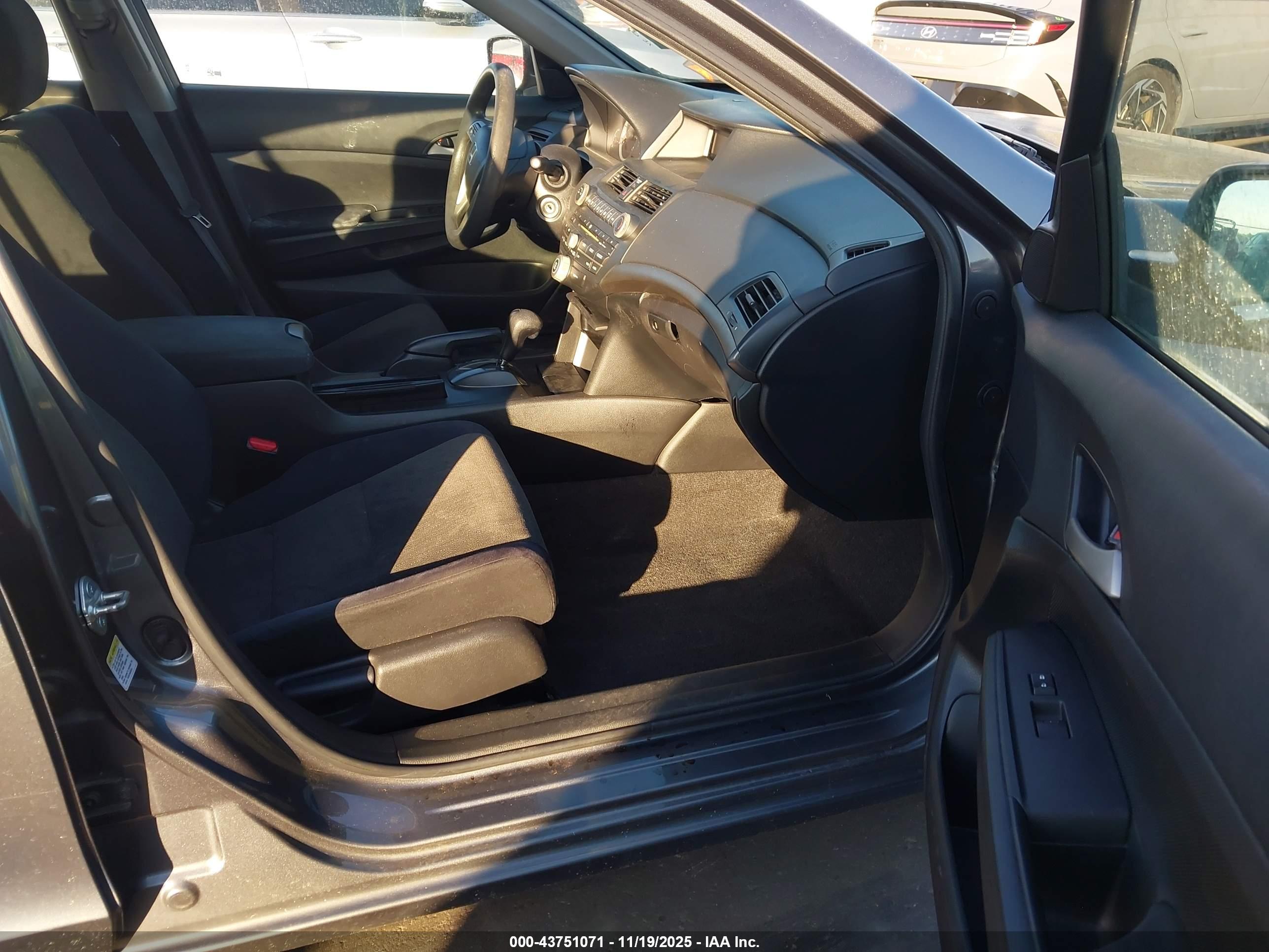 HONDA ACCORD image 5