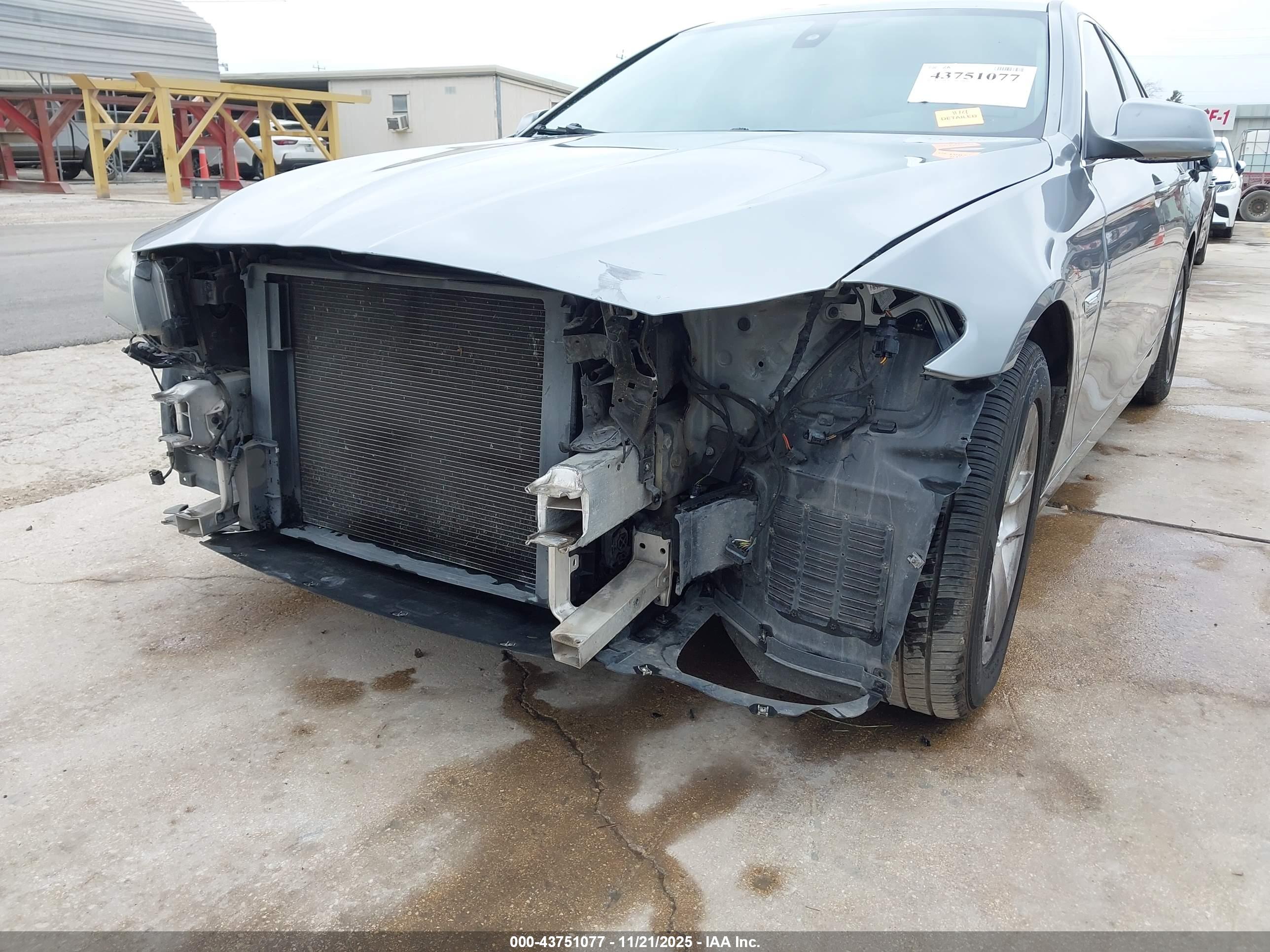 BMW 528I image 6