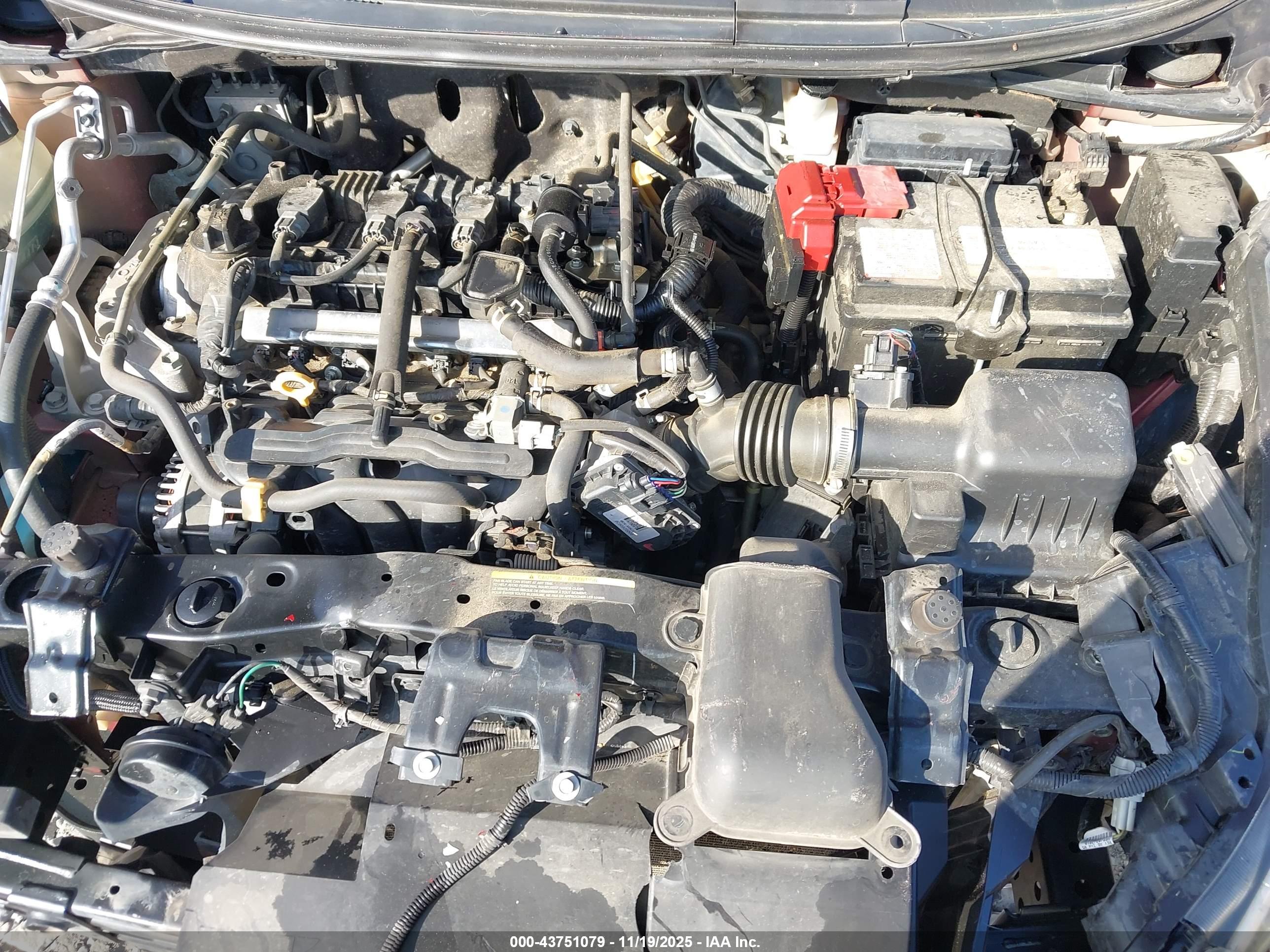 NISSAN VERSA image 10