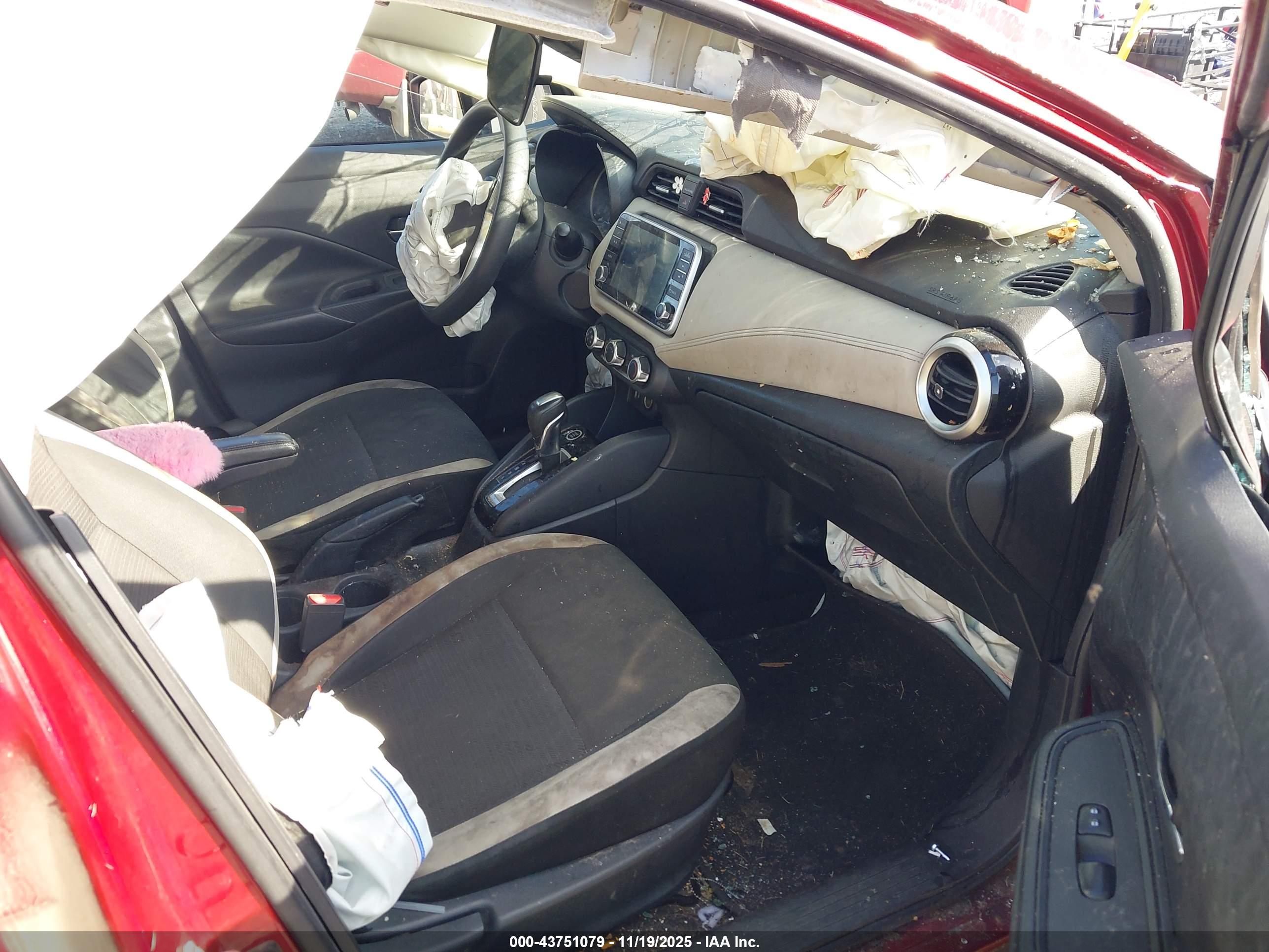 NISSAN VERSA image 5
