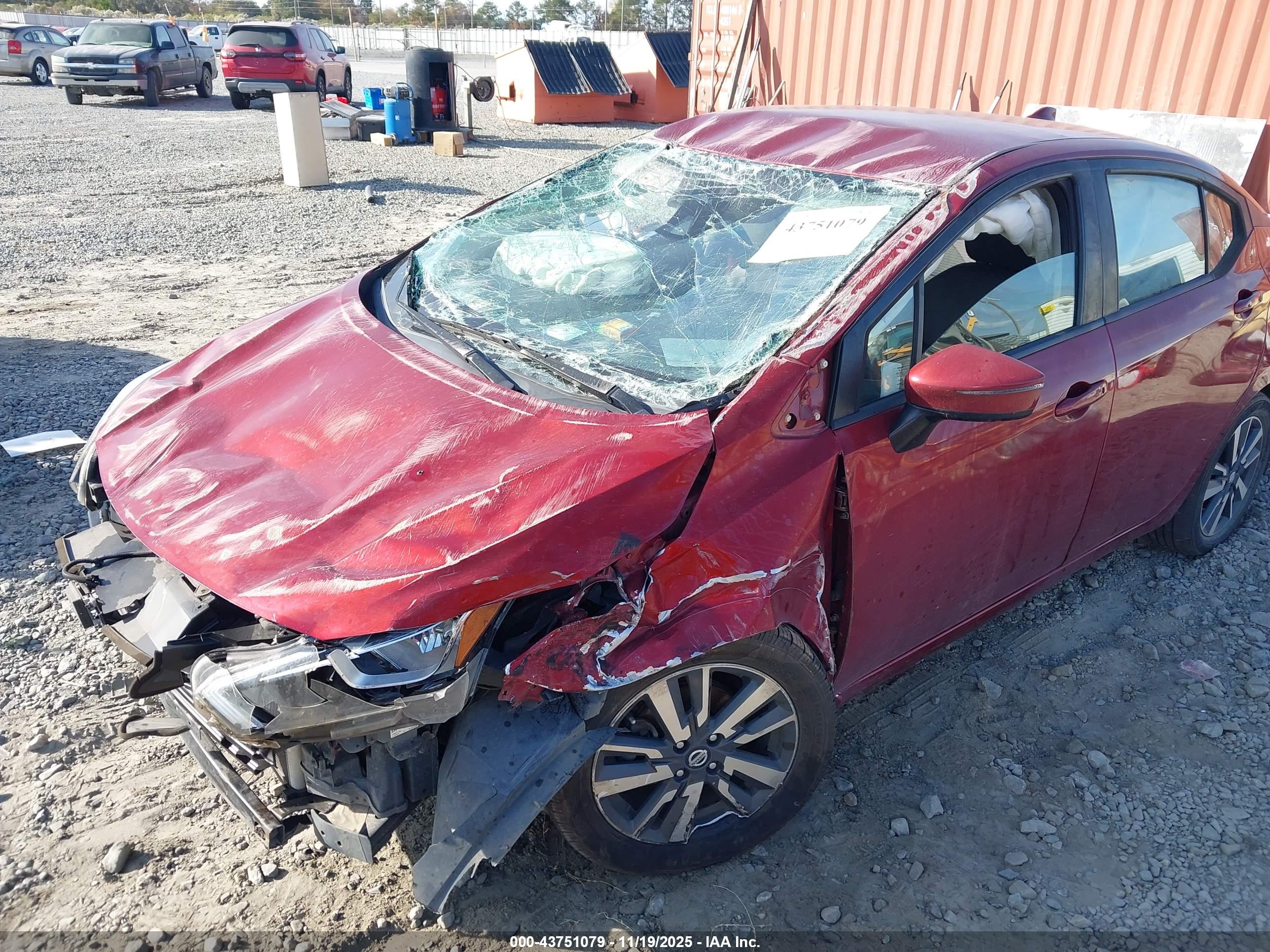 NISSAN VERSA image 6