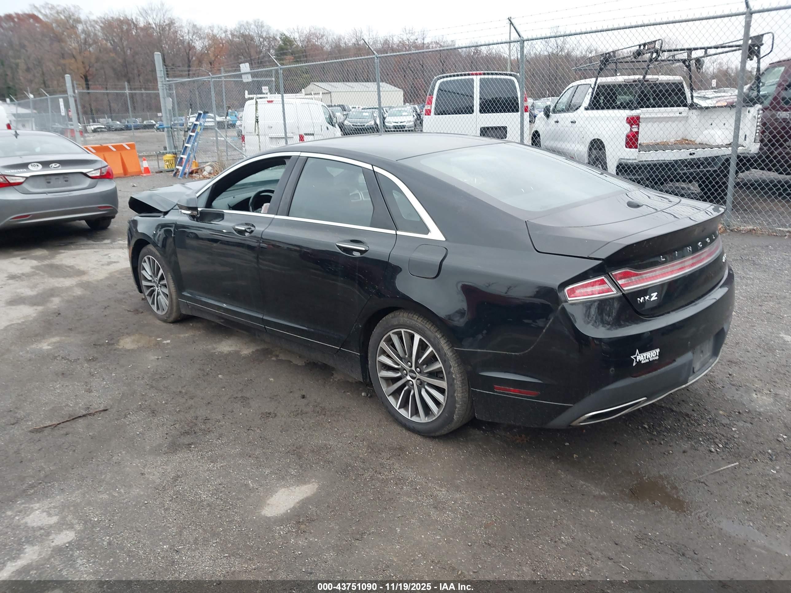 LINCOLN MKZ image 3