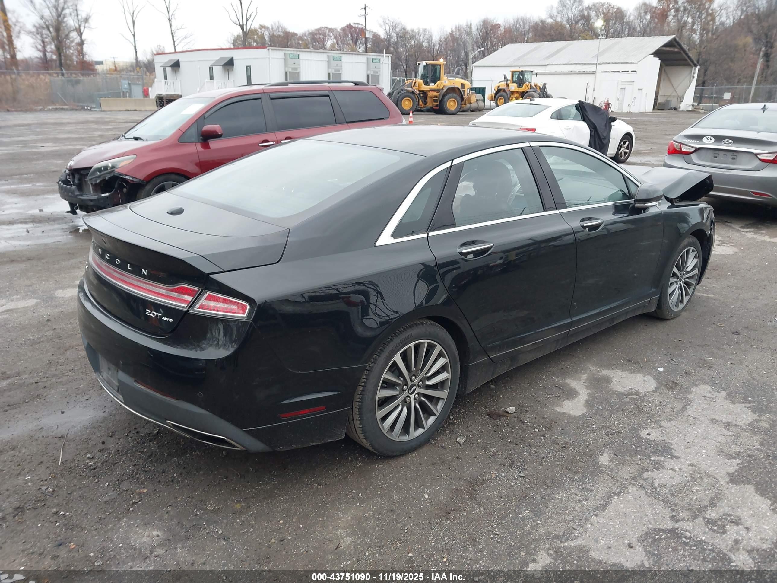 LINCOLN MKZ image 4