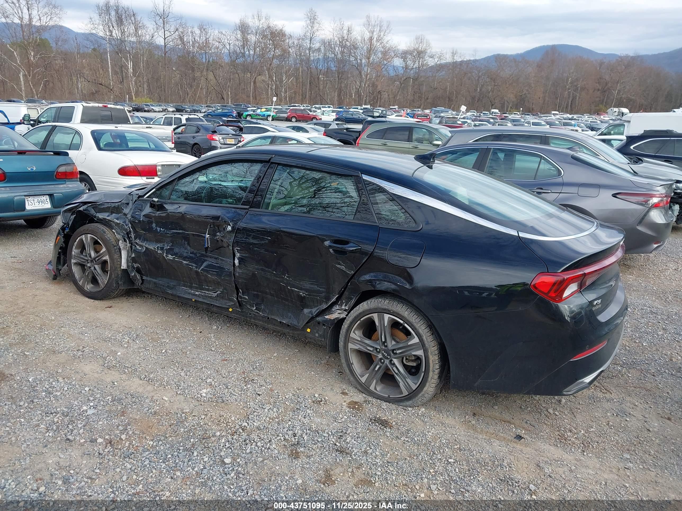 KIA K5 image 3