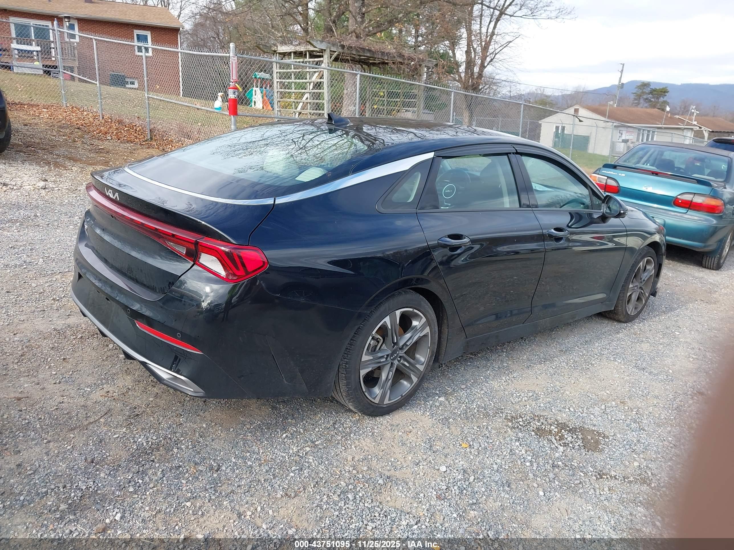 KIA K5 image 4