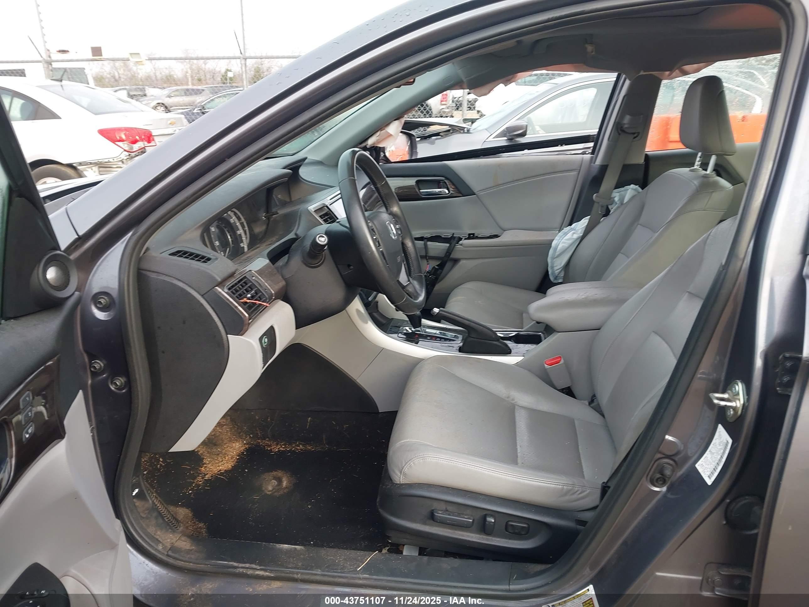 HONDA ACCORD image 5