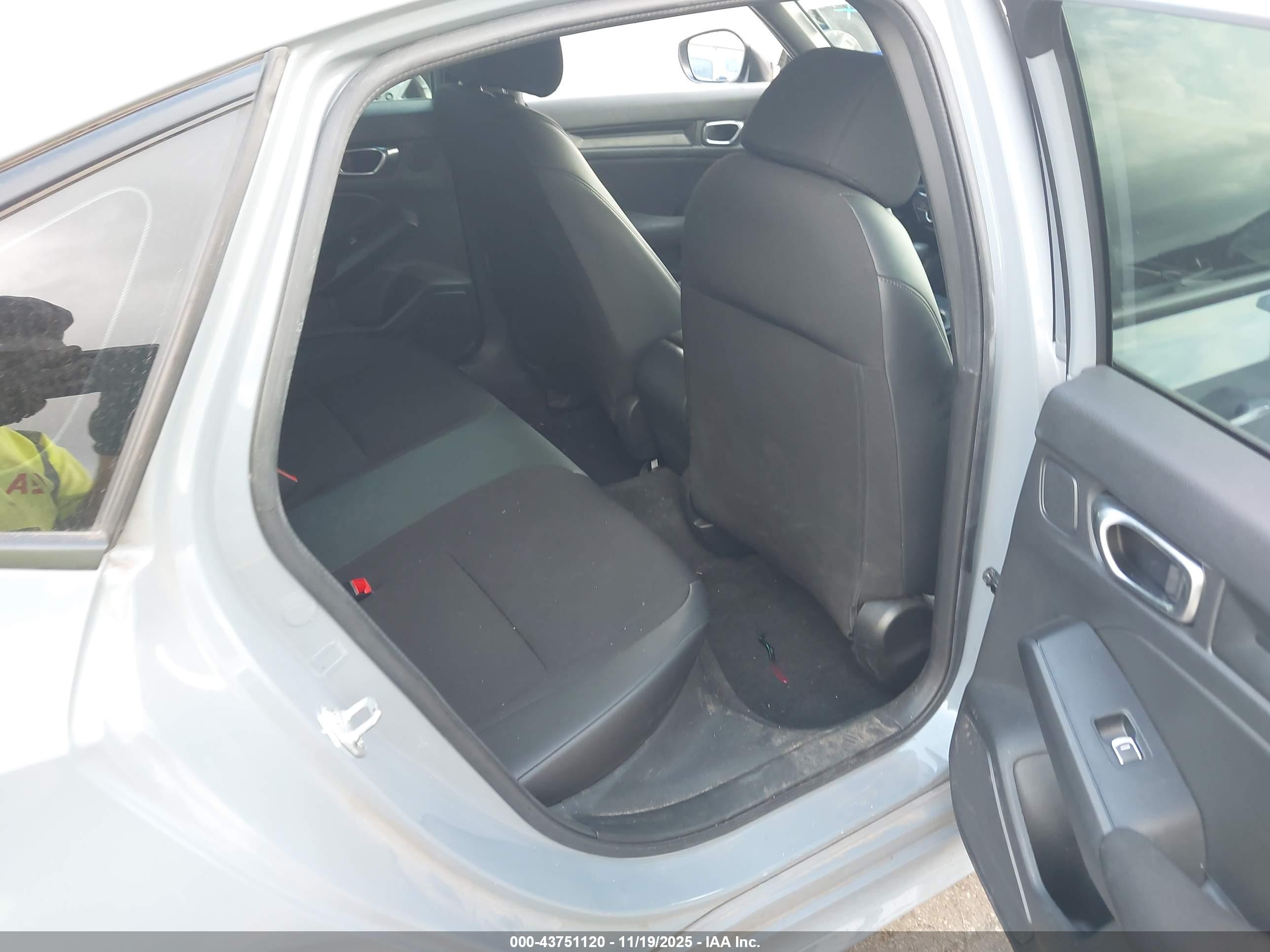 HONDA CIVIC image 8