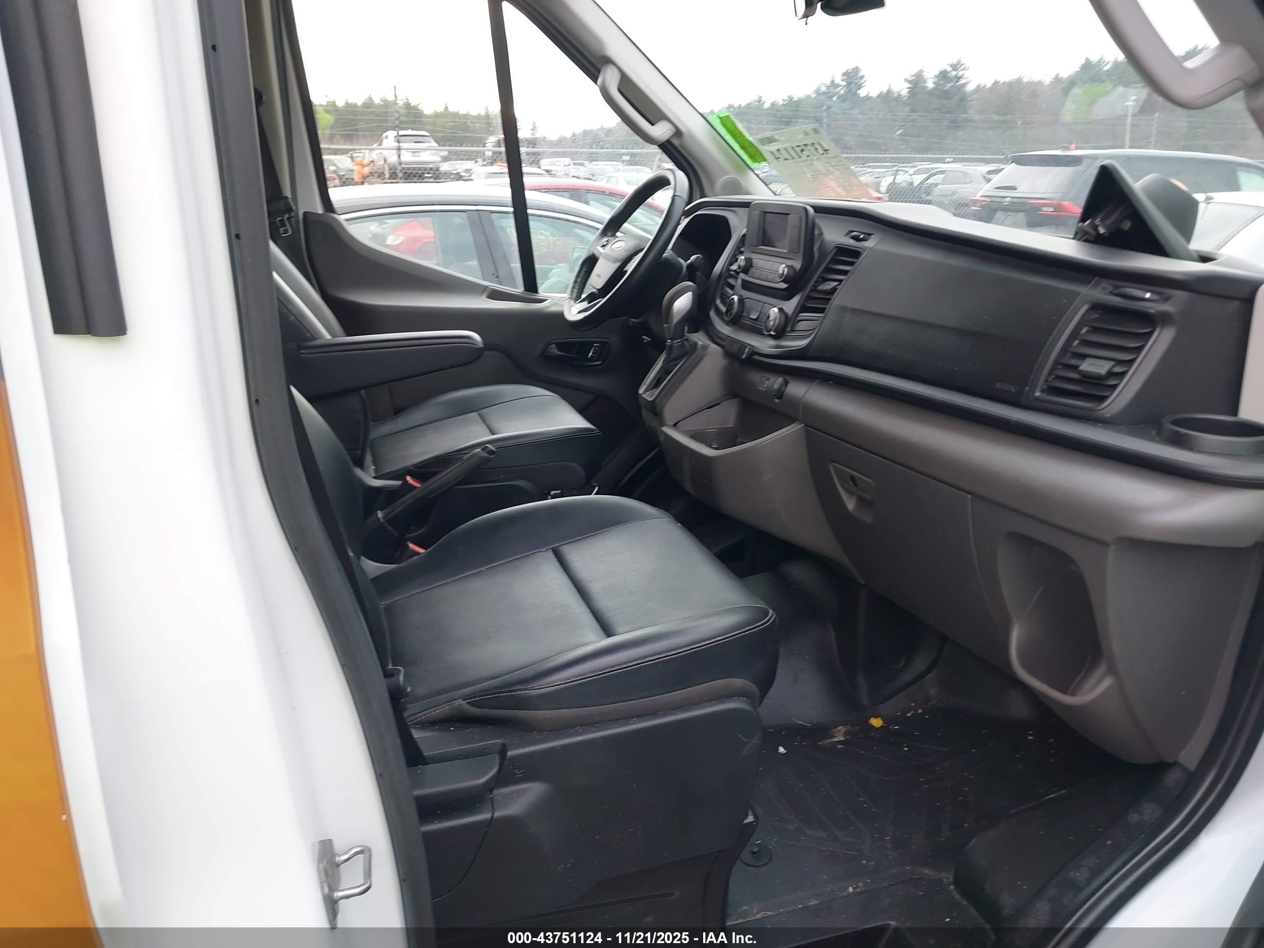 FORD TRANSIT-350 image 5