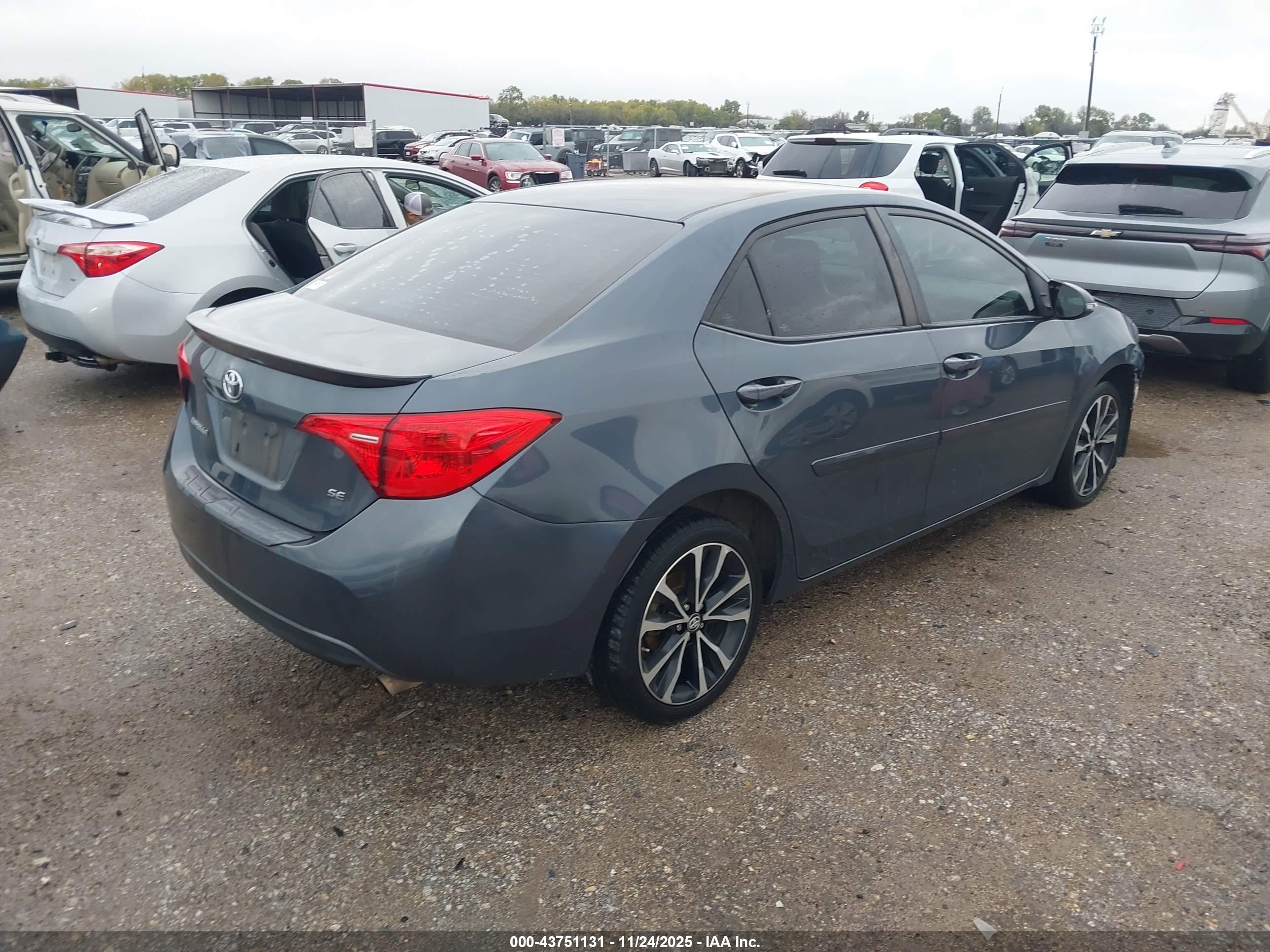 TOYOTA COROLLA image 4