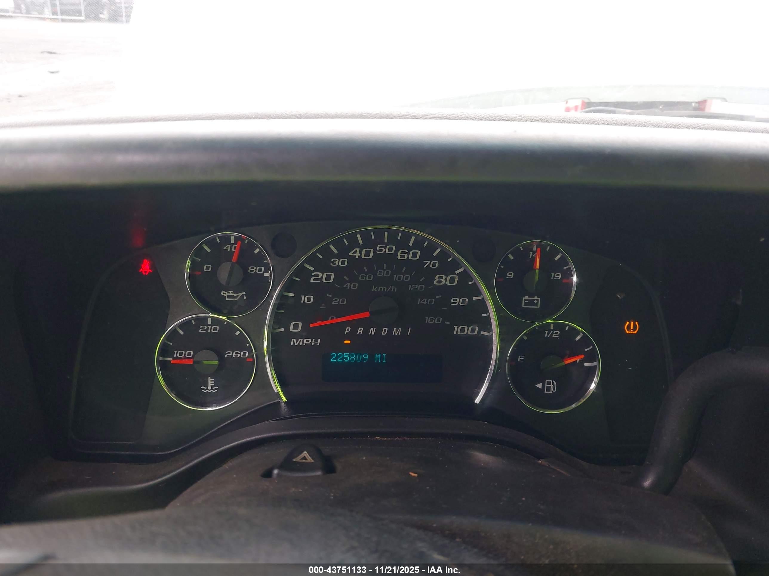 CHEVROLET EXPRESS image 7