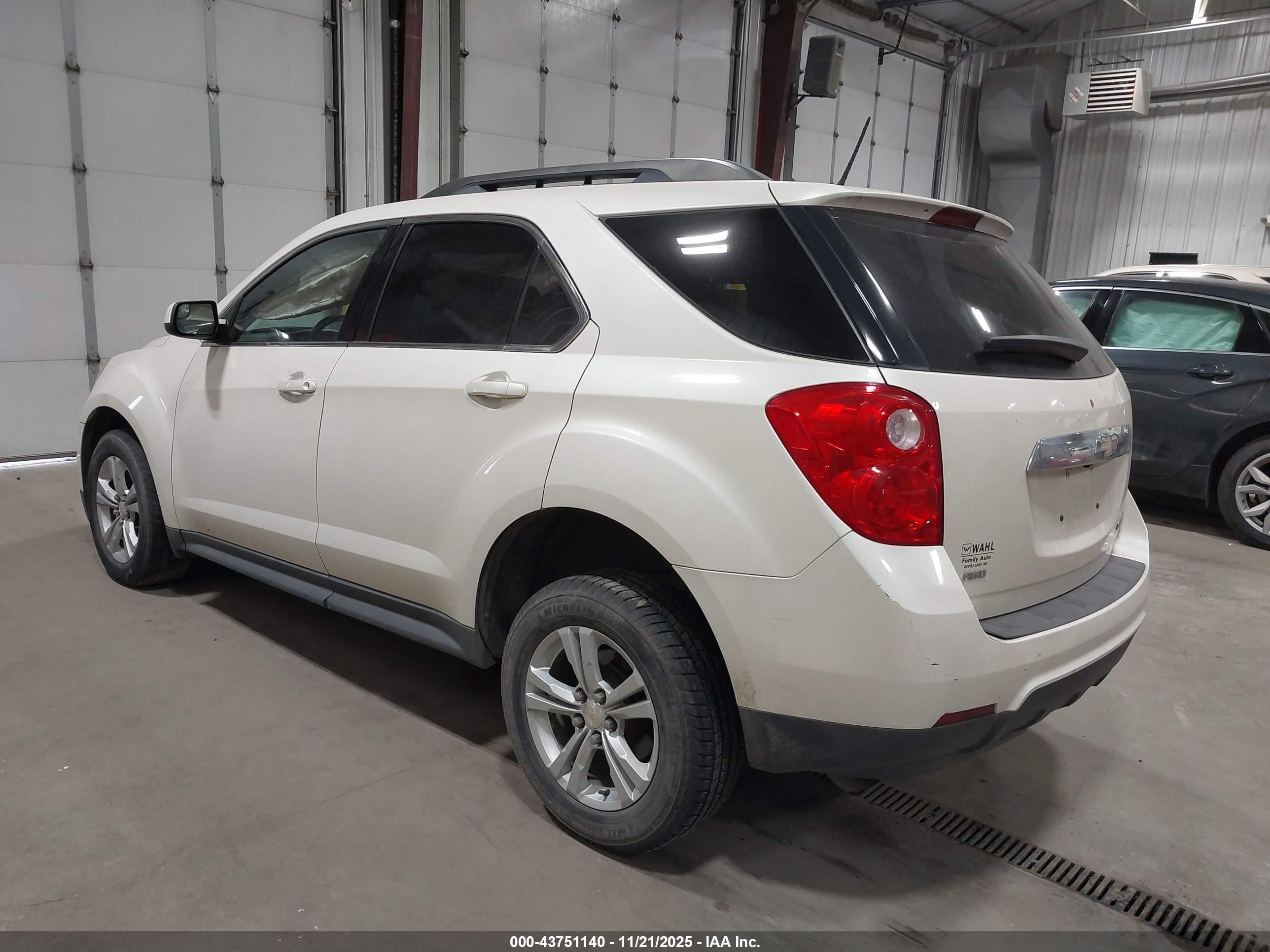 CHEVROLET EQUINOX image 3