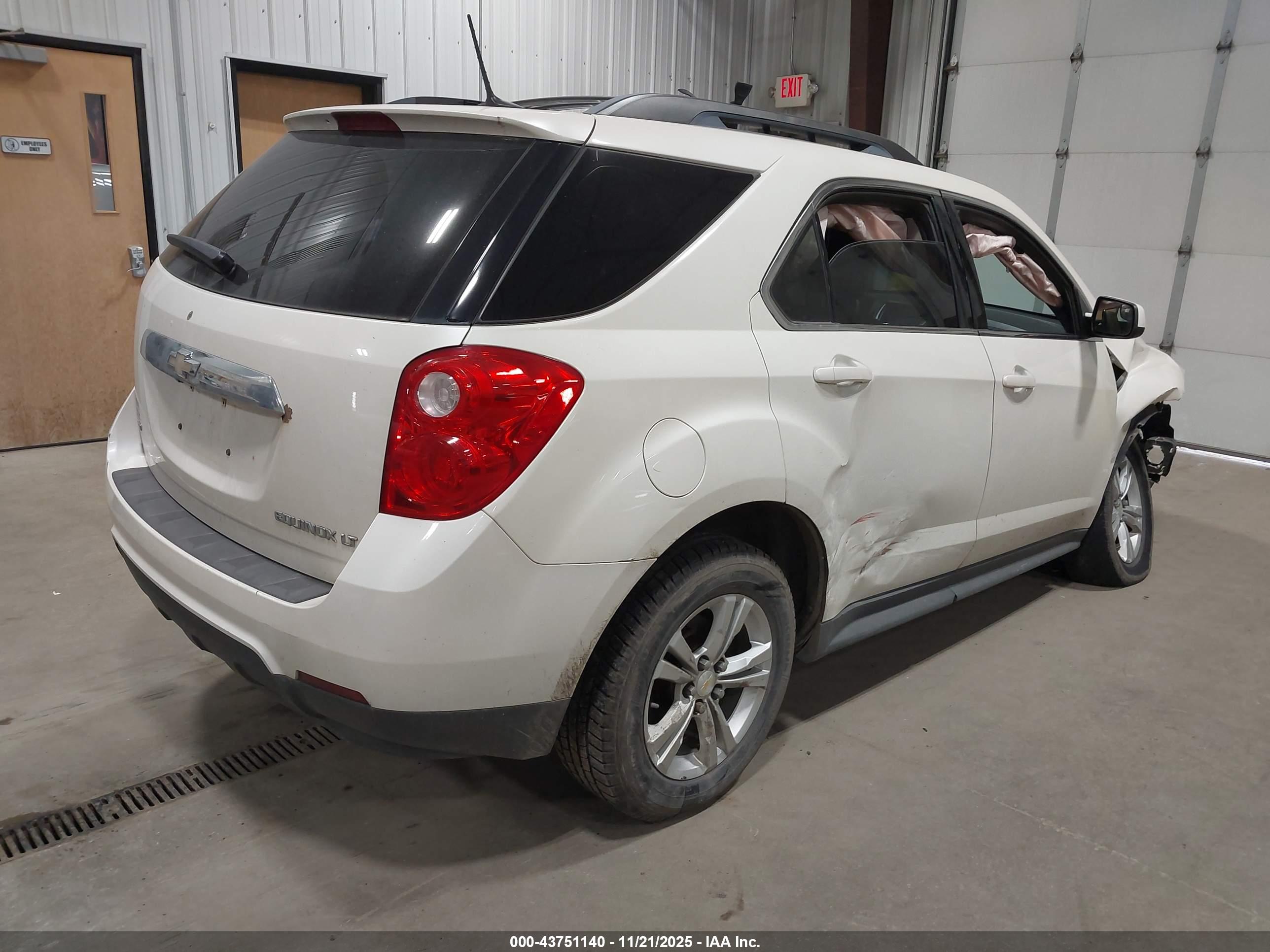 CHEVROLET EQUINOX image 4