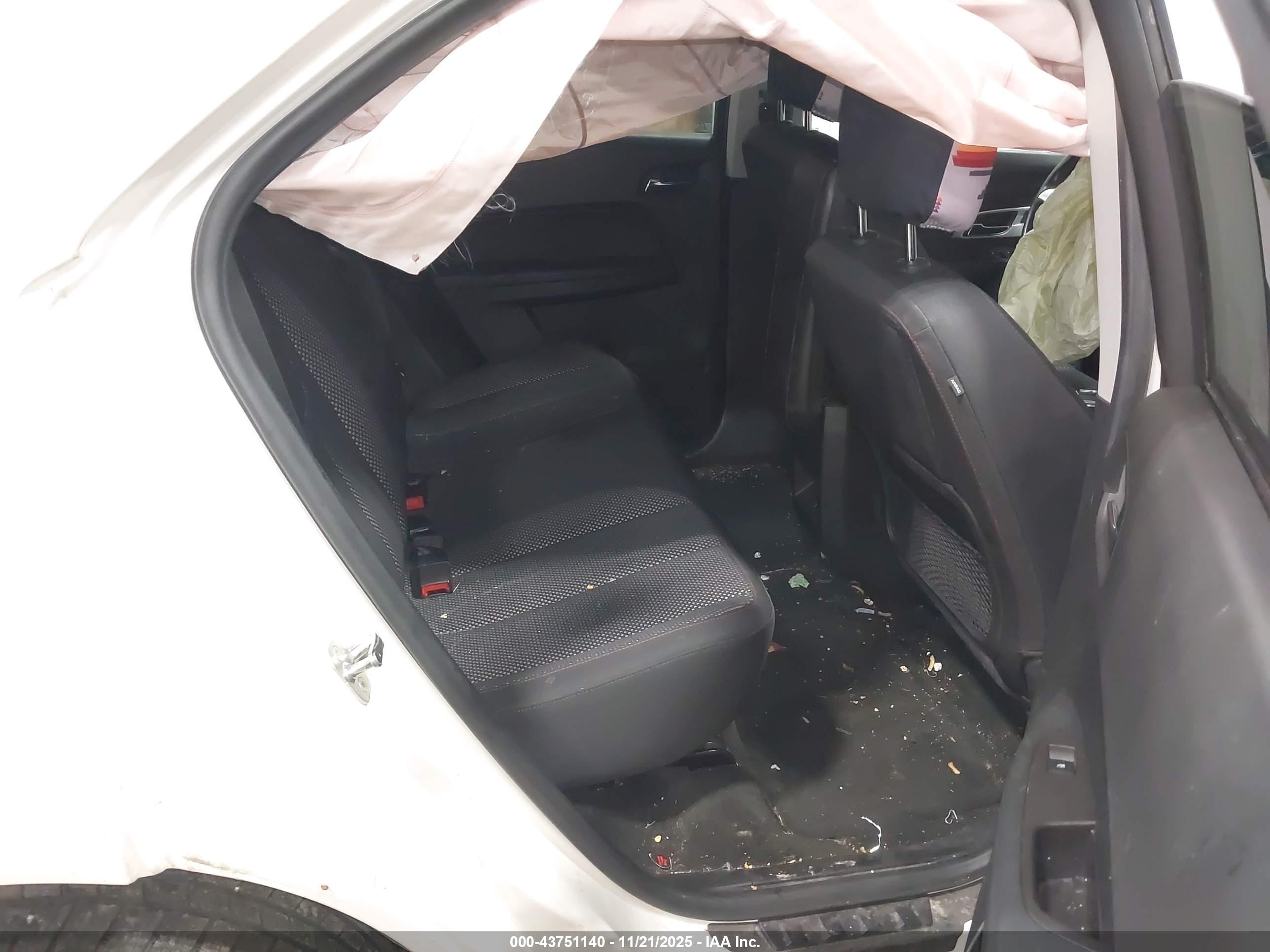 CHEVROLET EQUINOX image 8