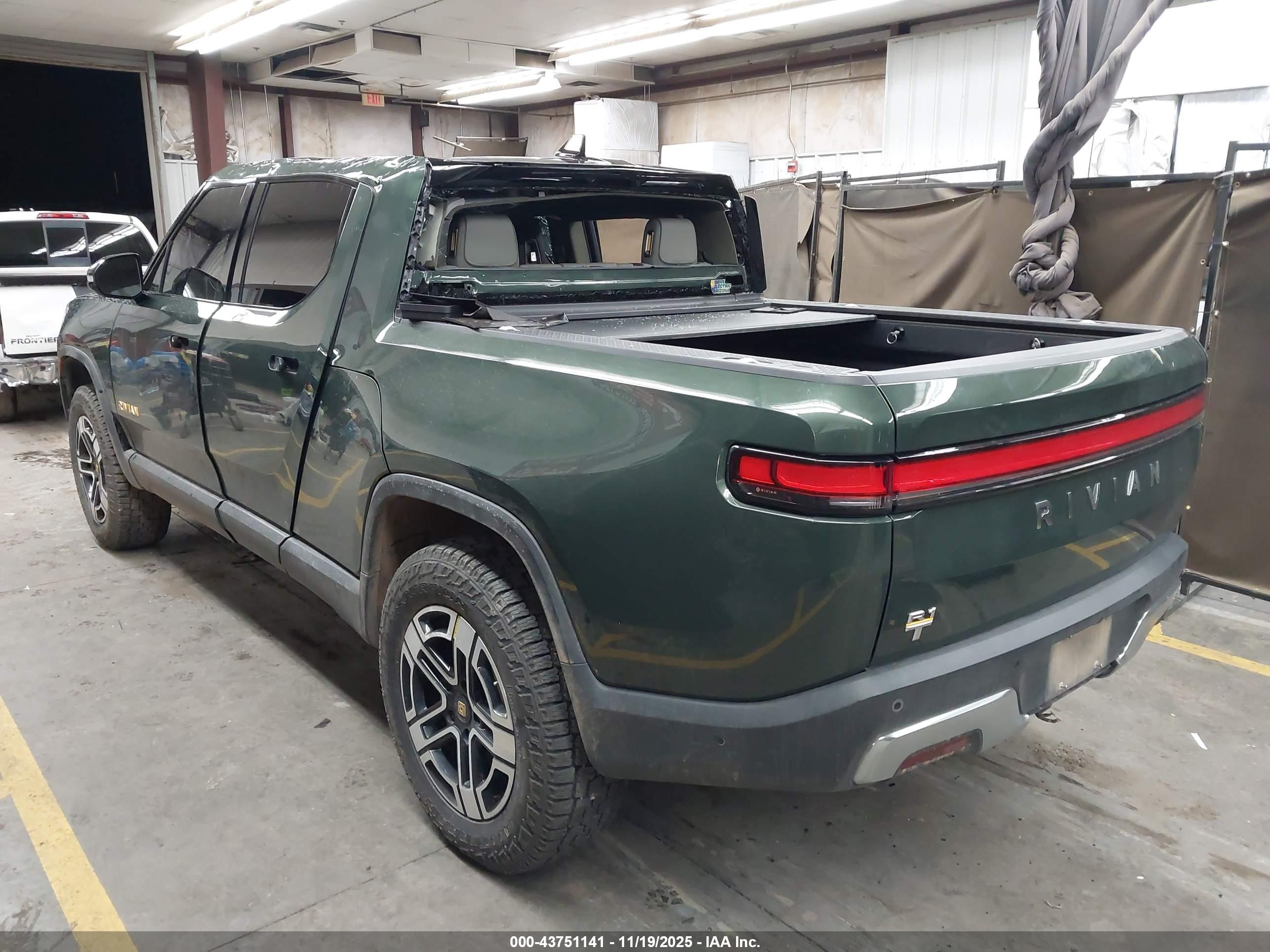 RIVIAN R1T image 3