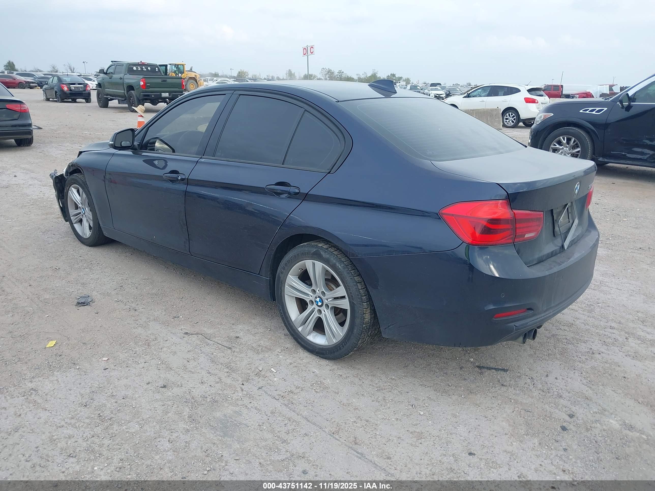 BMW 328I image 3