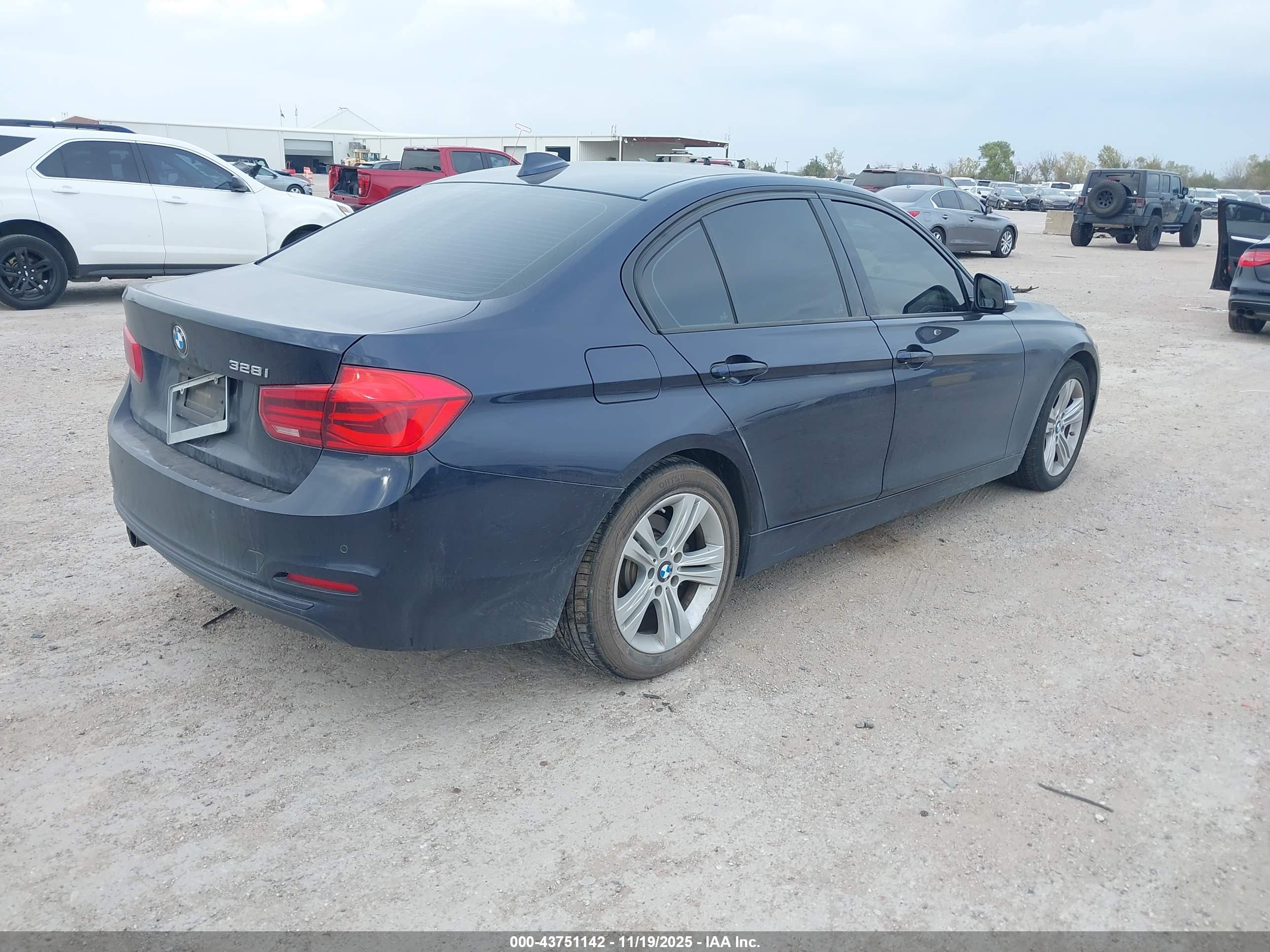 BMW 328I image 4