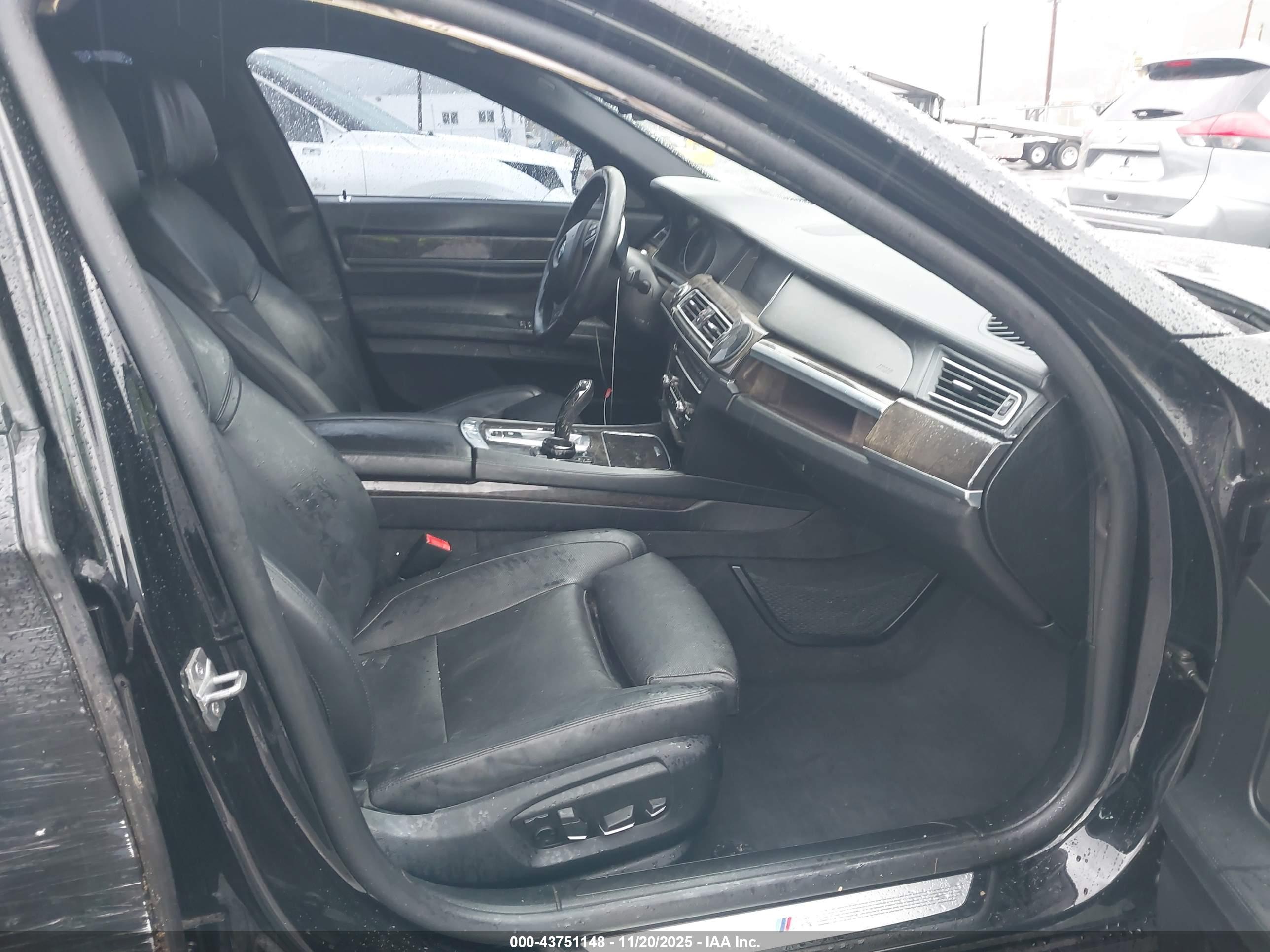 BMW 750I image 5