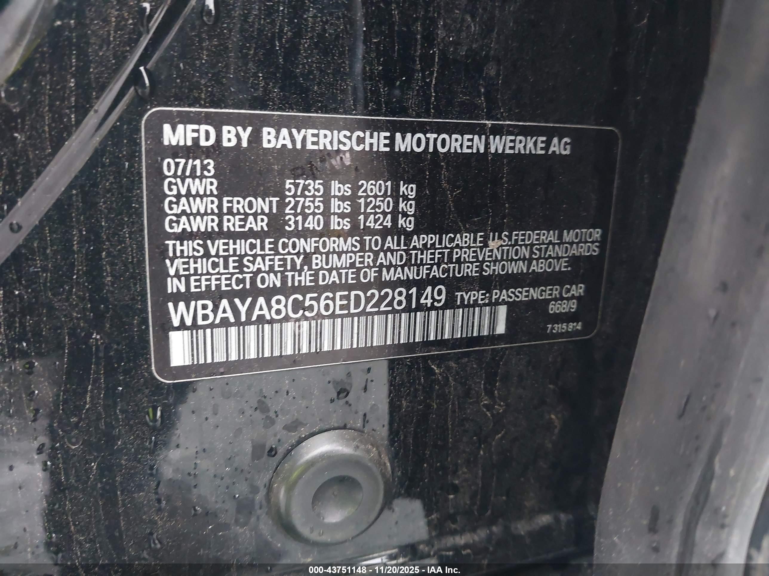 BMW 750I image 9
