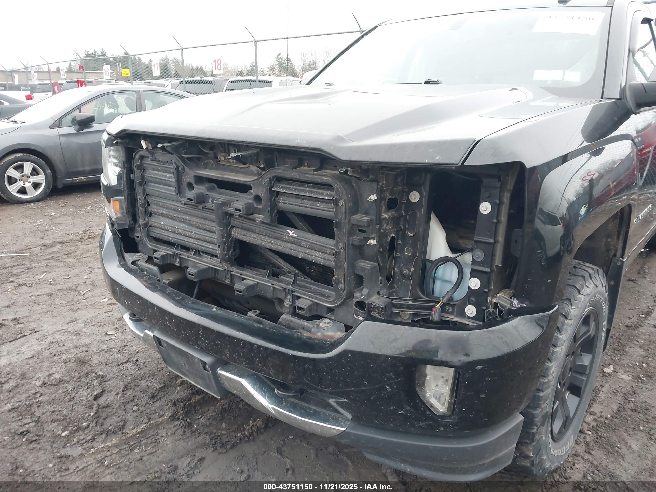 CHEVROLET SILVERADO image 6