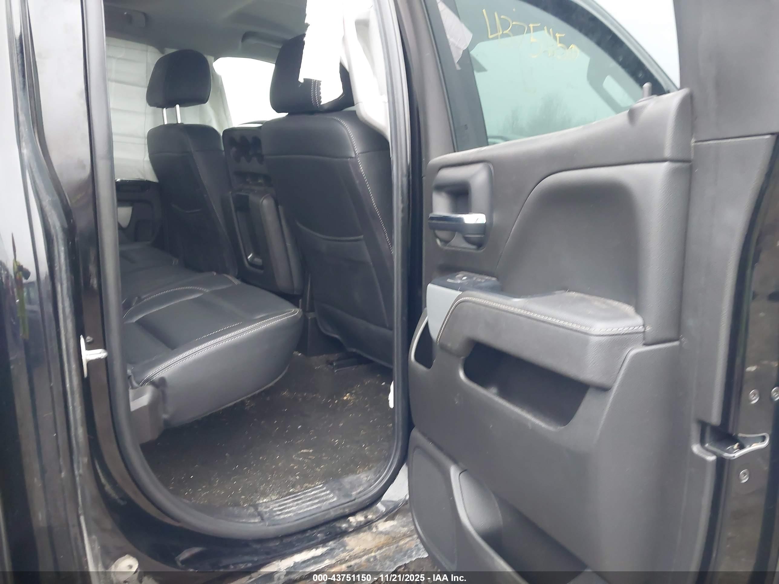 CHEVROLET SILVERADO image 8
