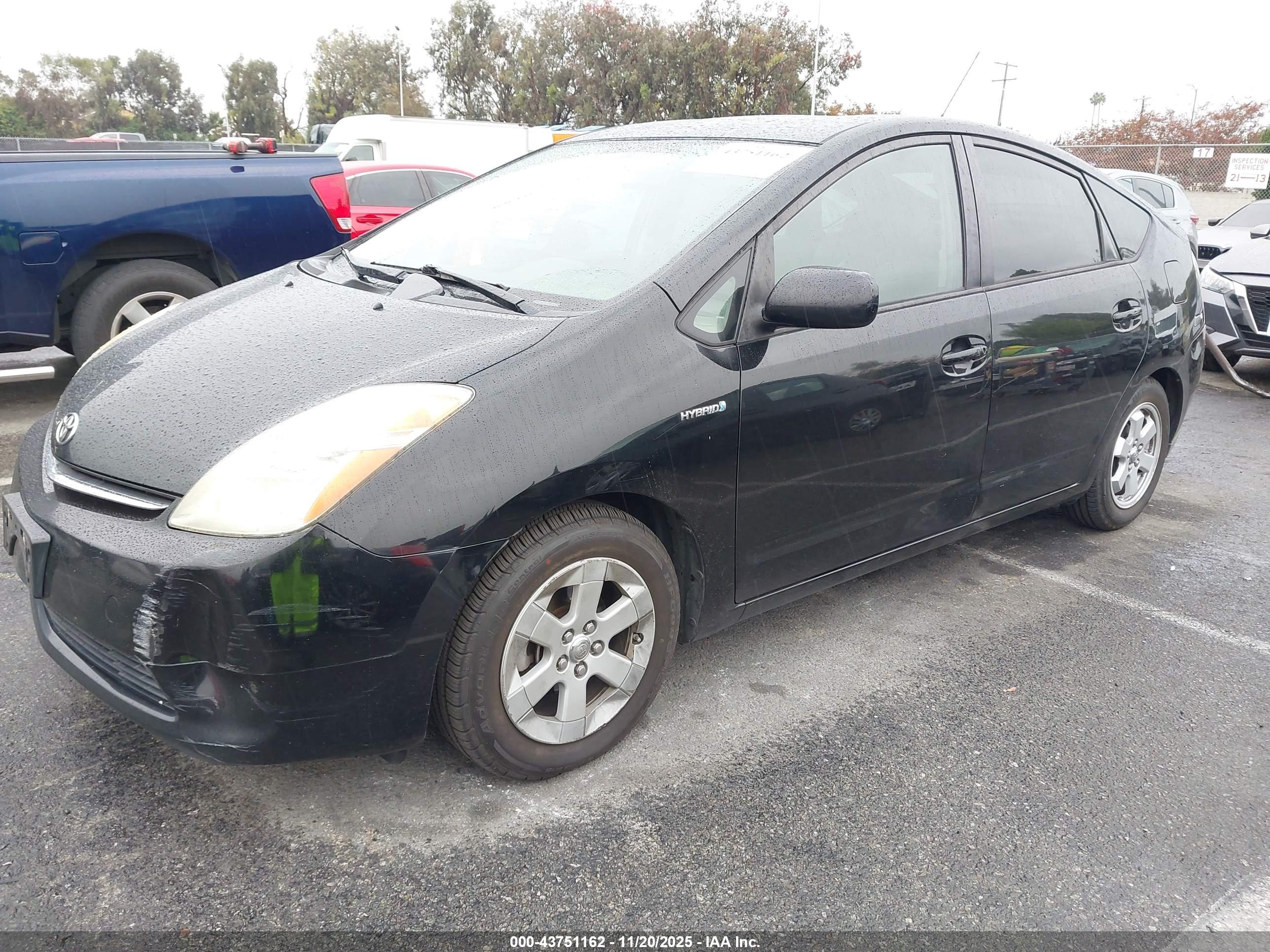 TOYOTA PRIUS image 2