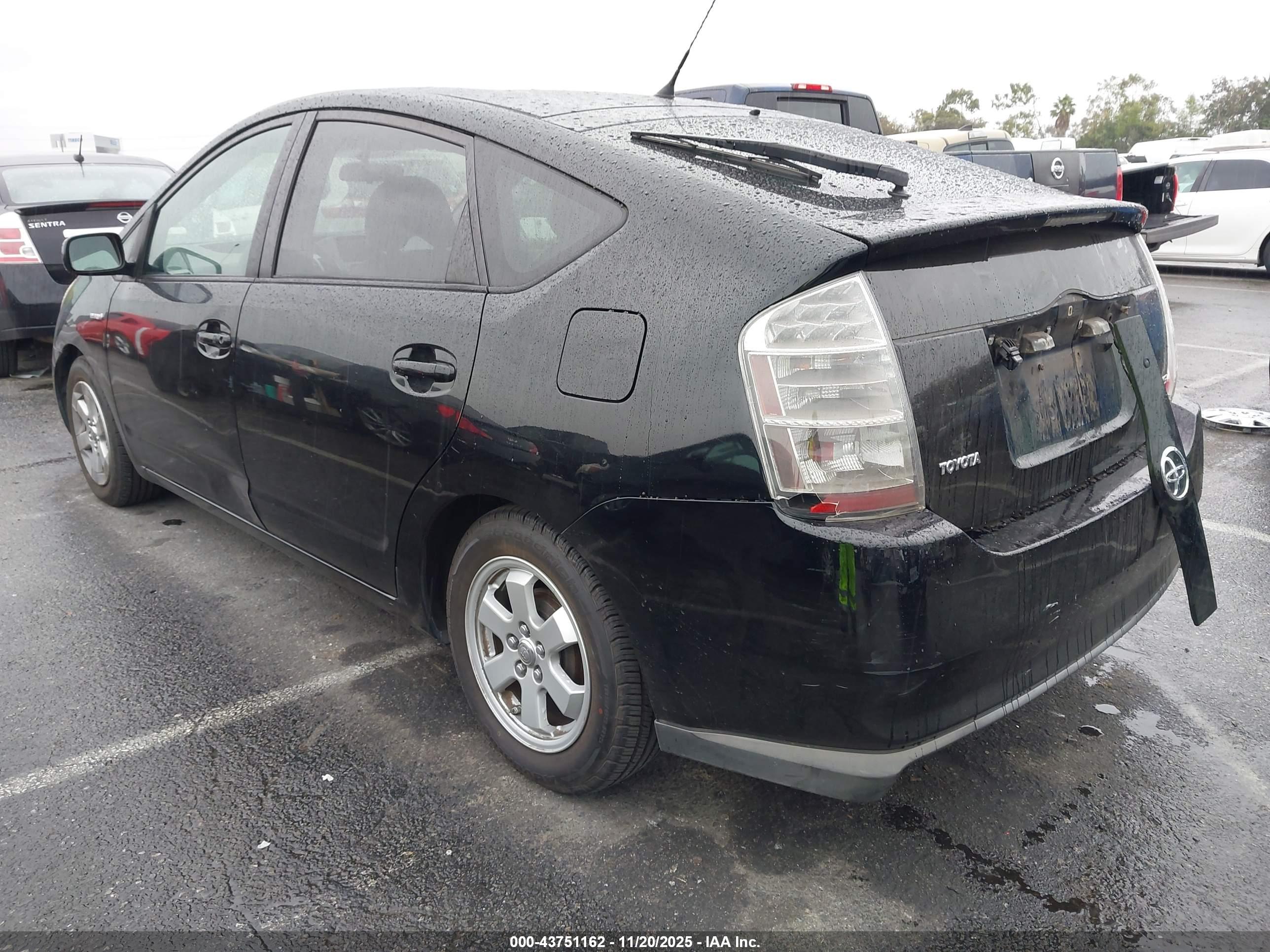 TOYOTA PRIUS image 3