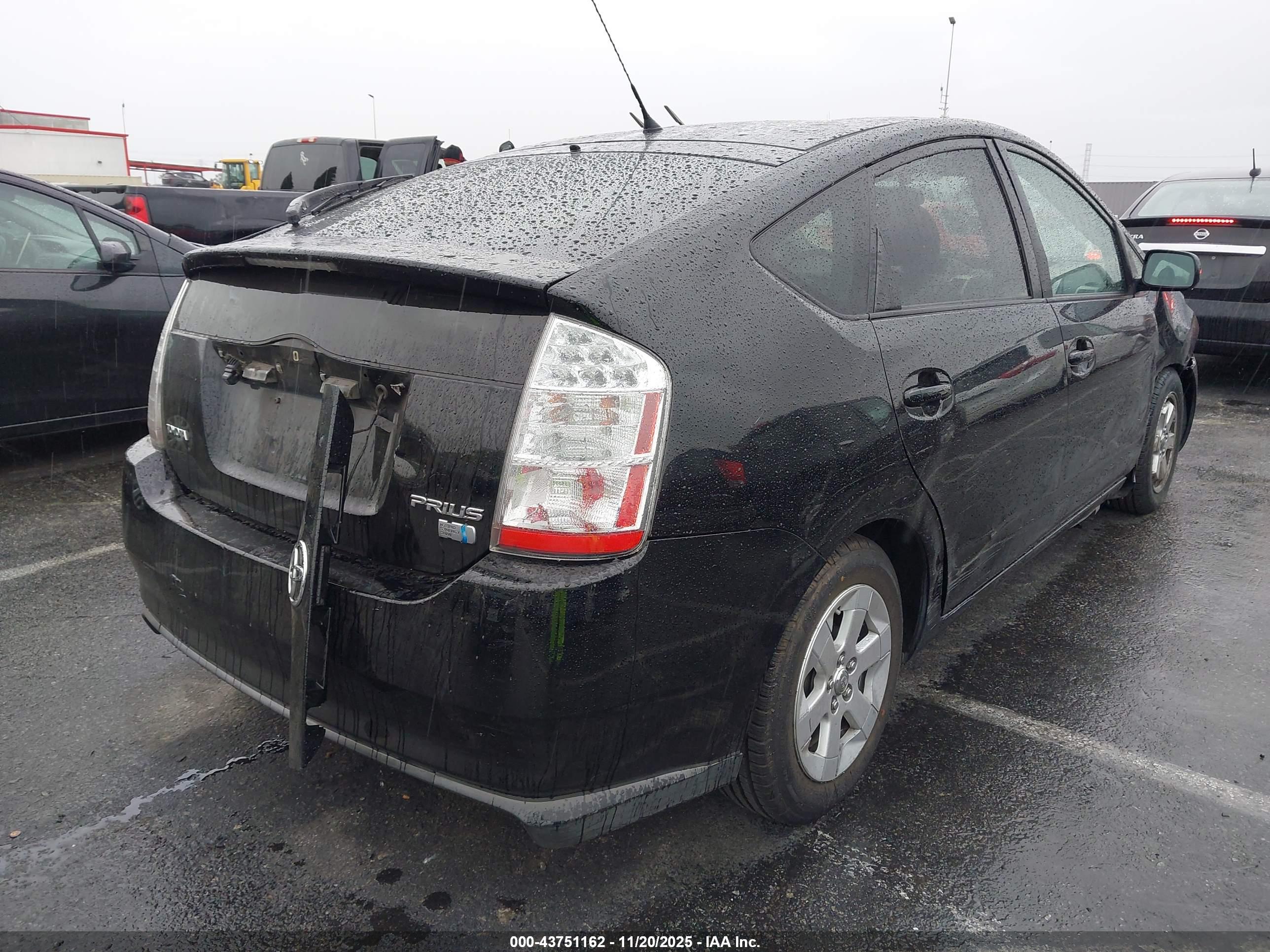 TOYOTA PRIUS image 4