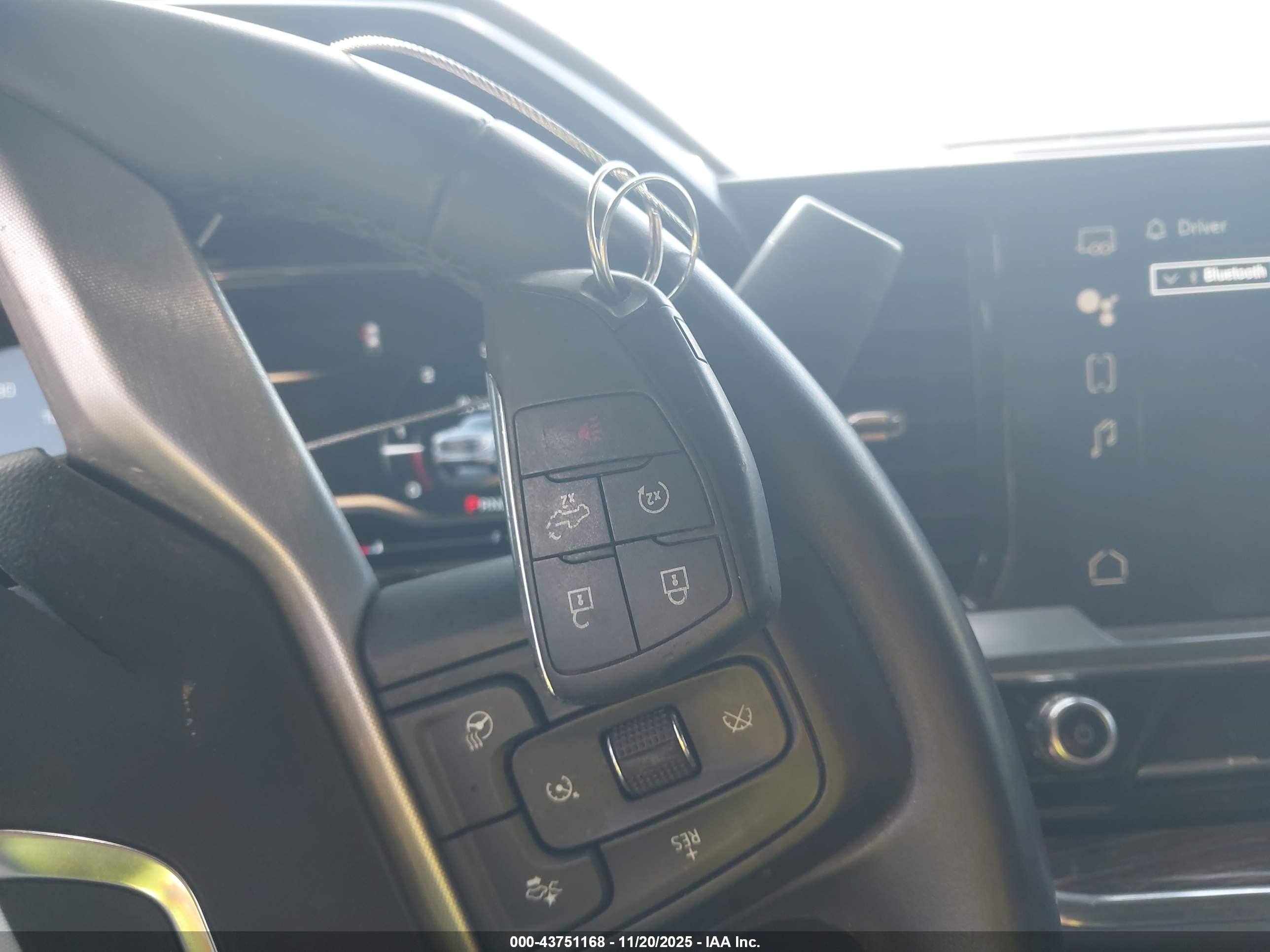 GMC SIERRA image 11