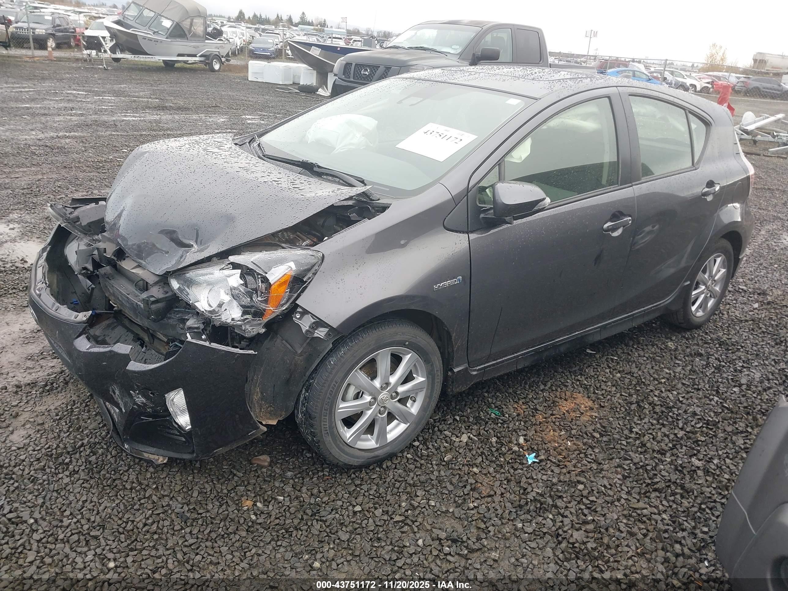 TOYOTA PRIUS image 2