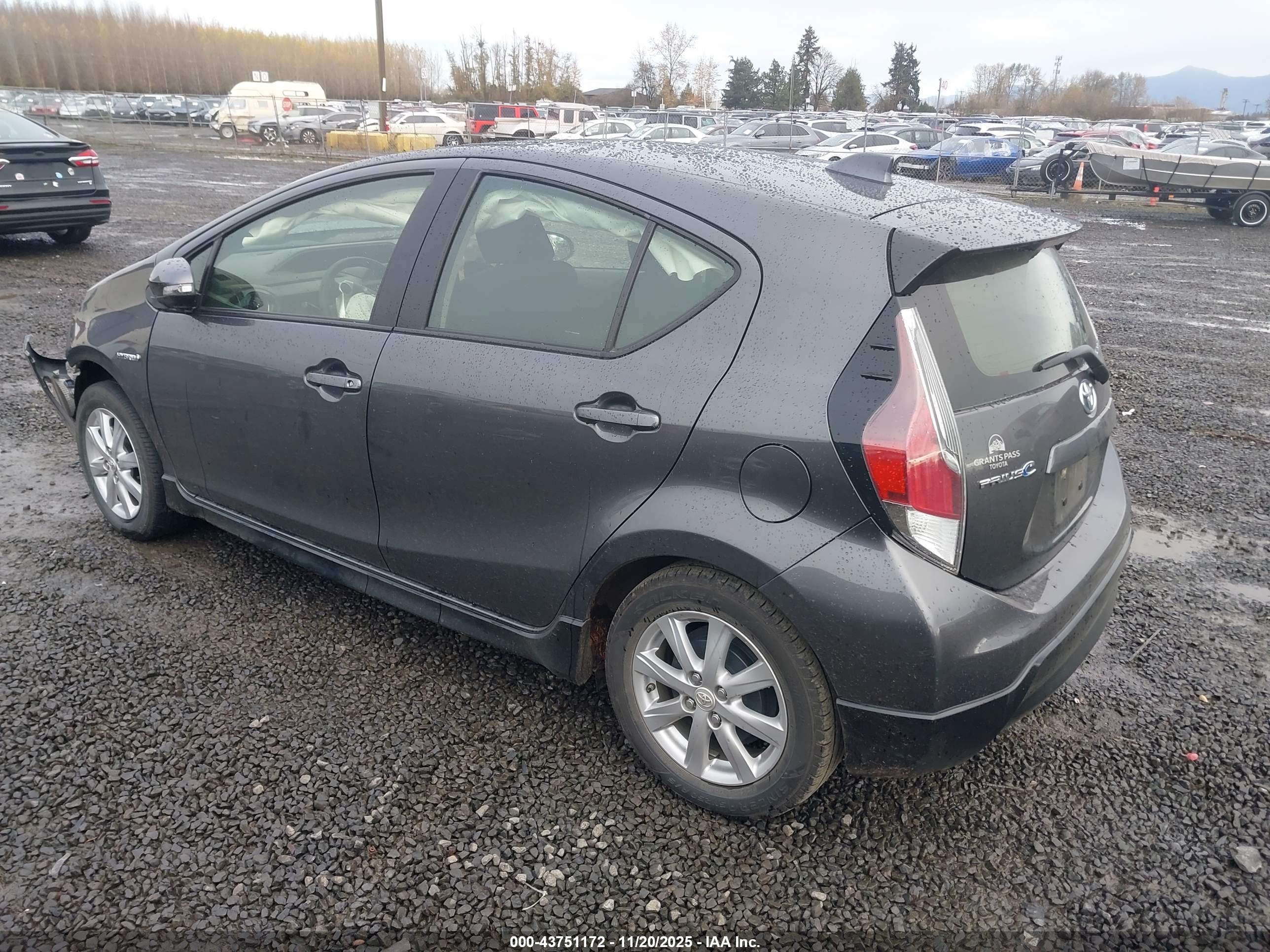 TOYOTA PRIUS image 3