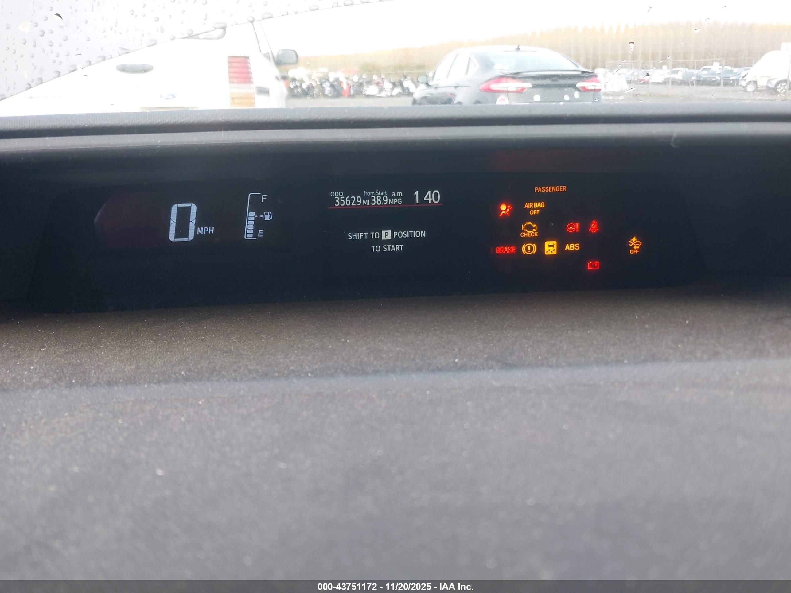 TOYOTA PRIUS image 7