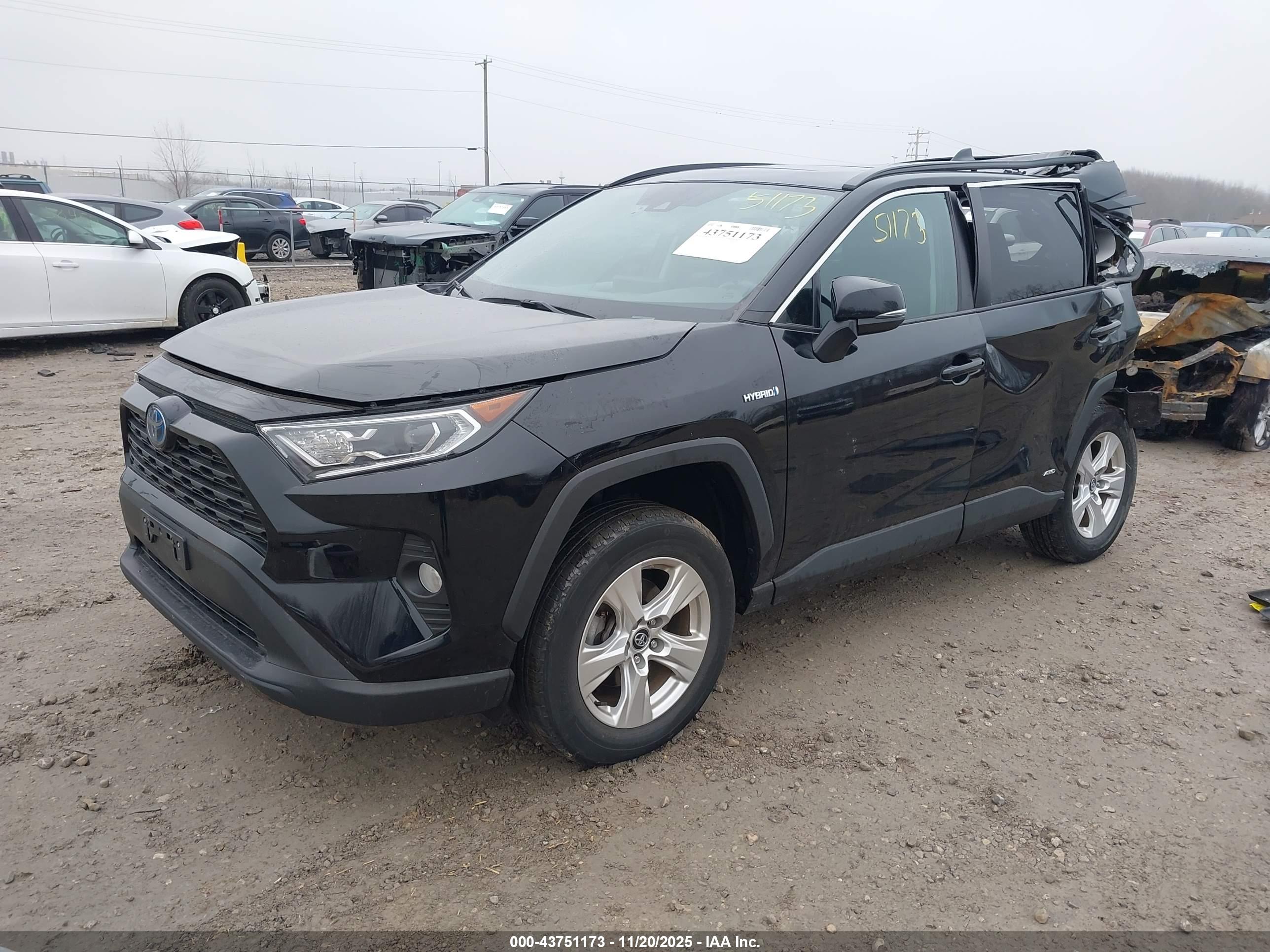 TOYOTA RAV4 image 2