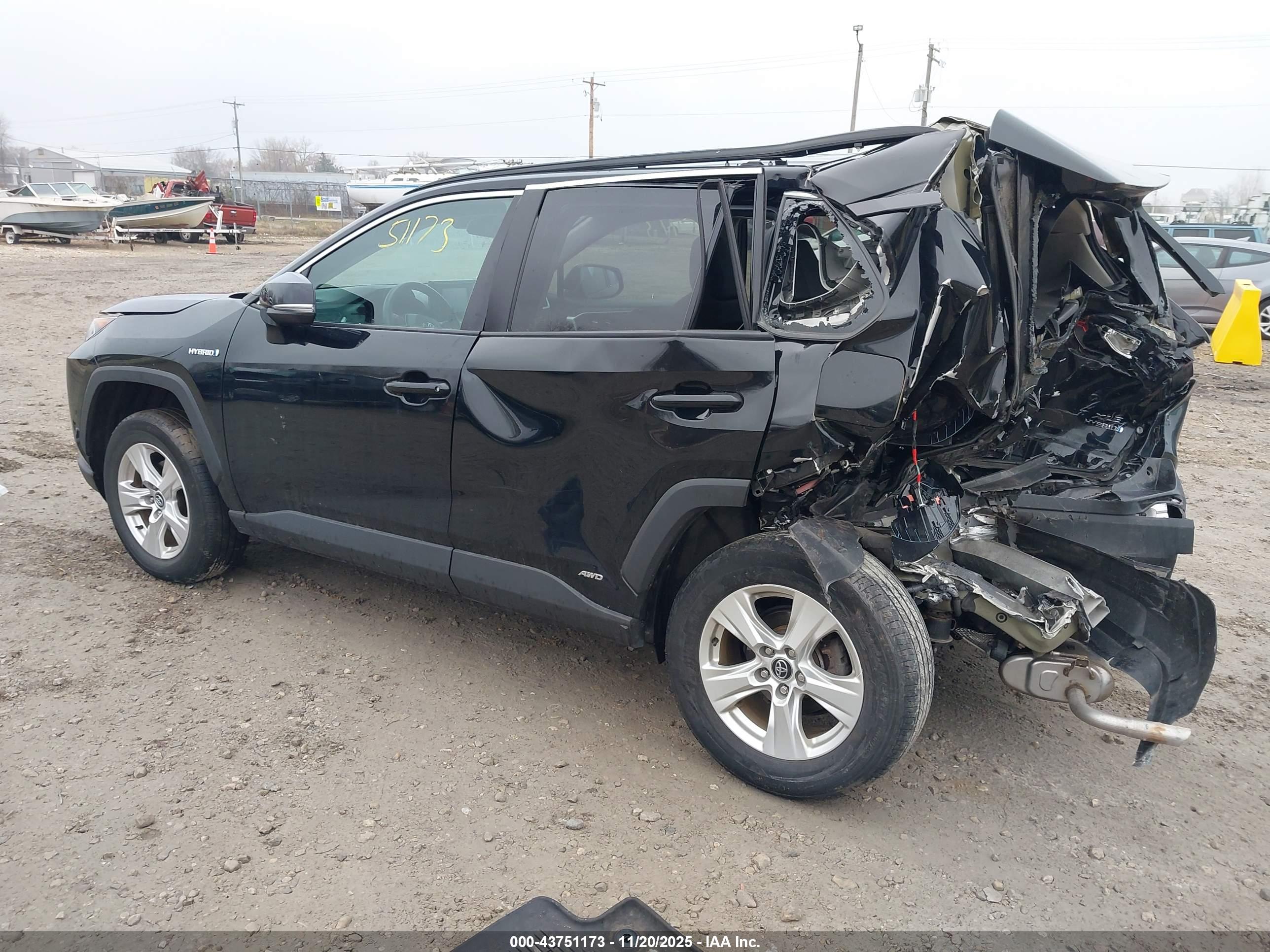 TOYOTA RAV4 image 3