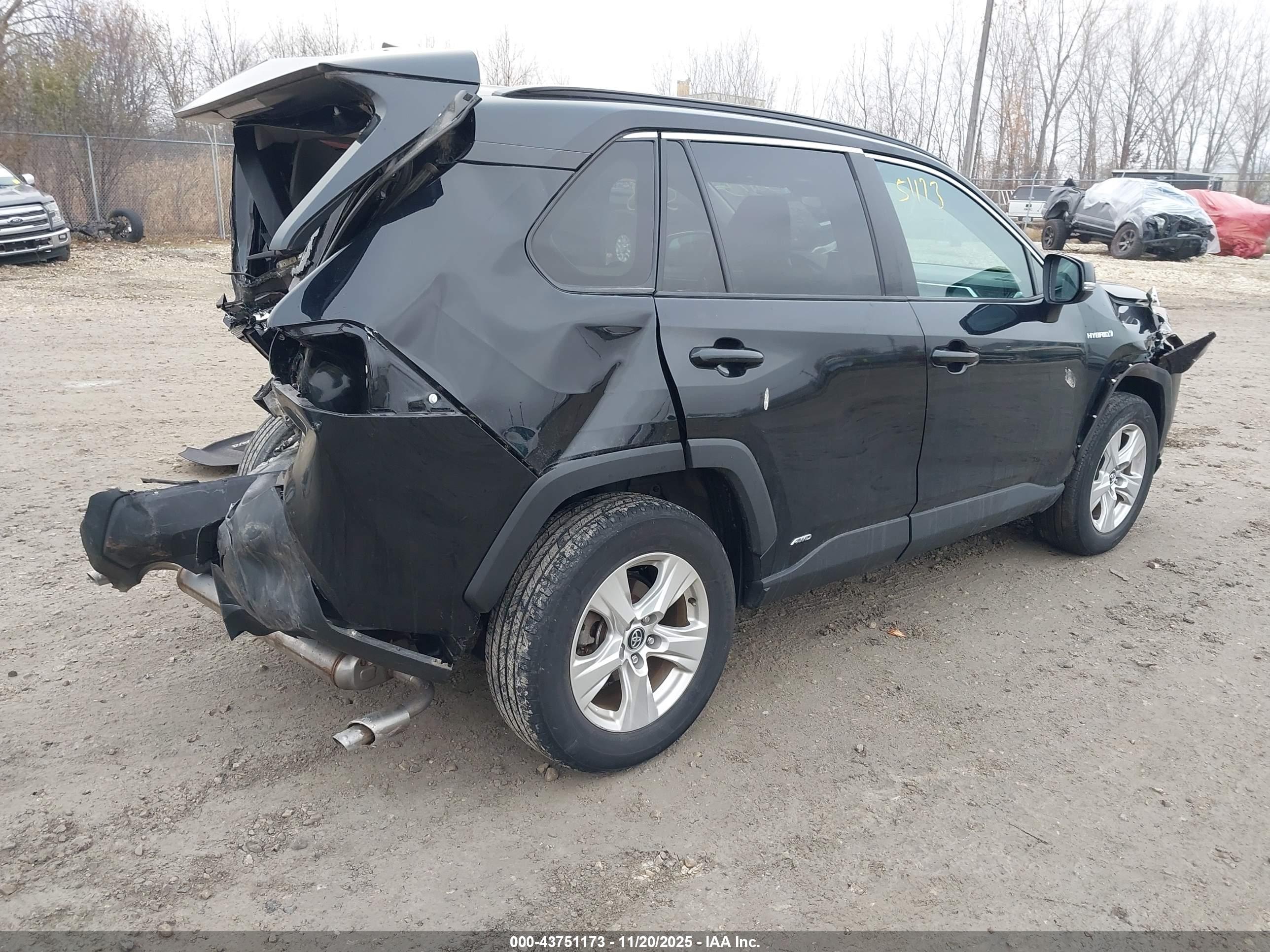 TOYOTA RAV4 image 4