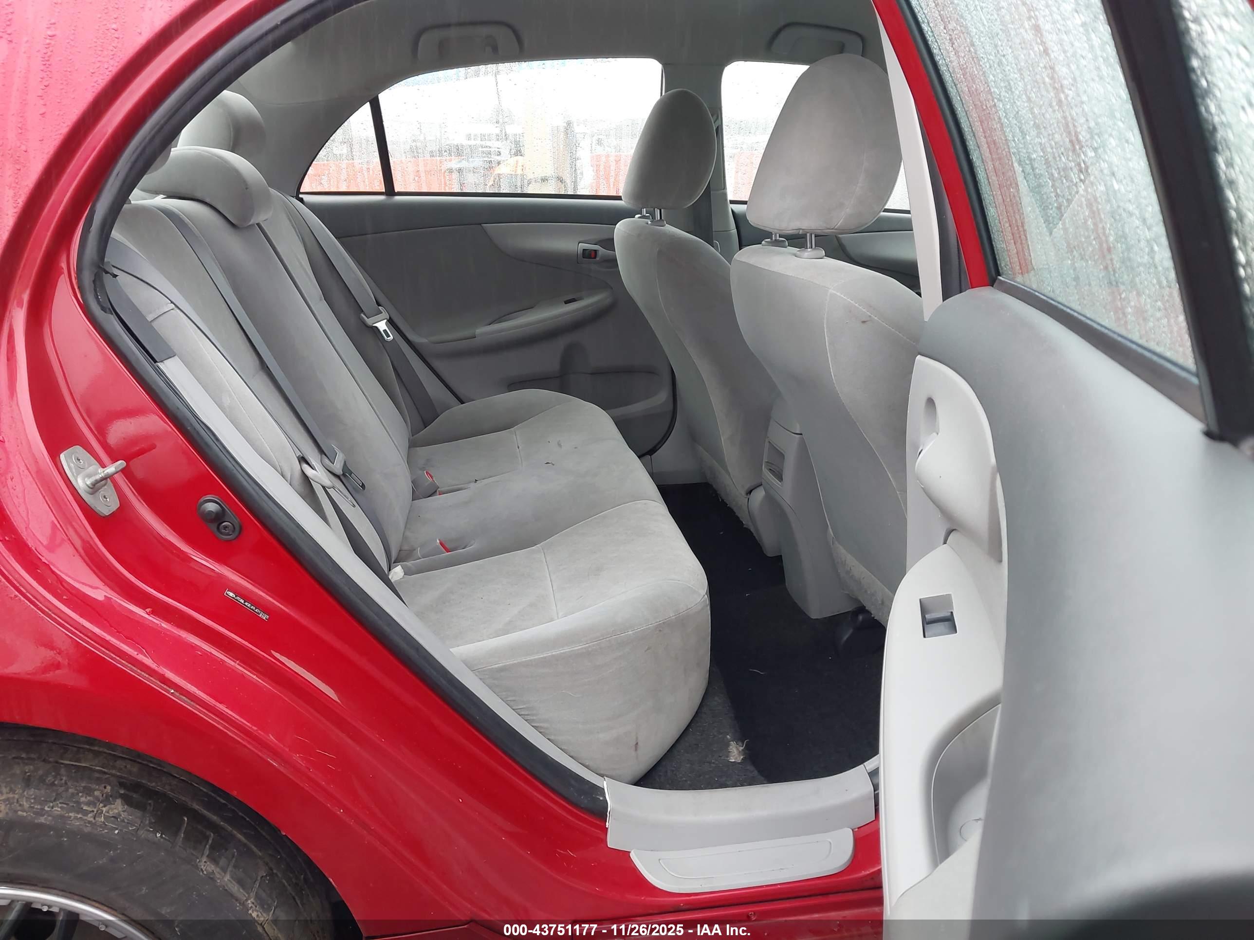 TOYOTA COROLLA image 8