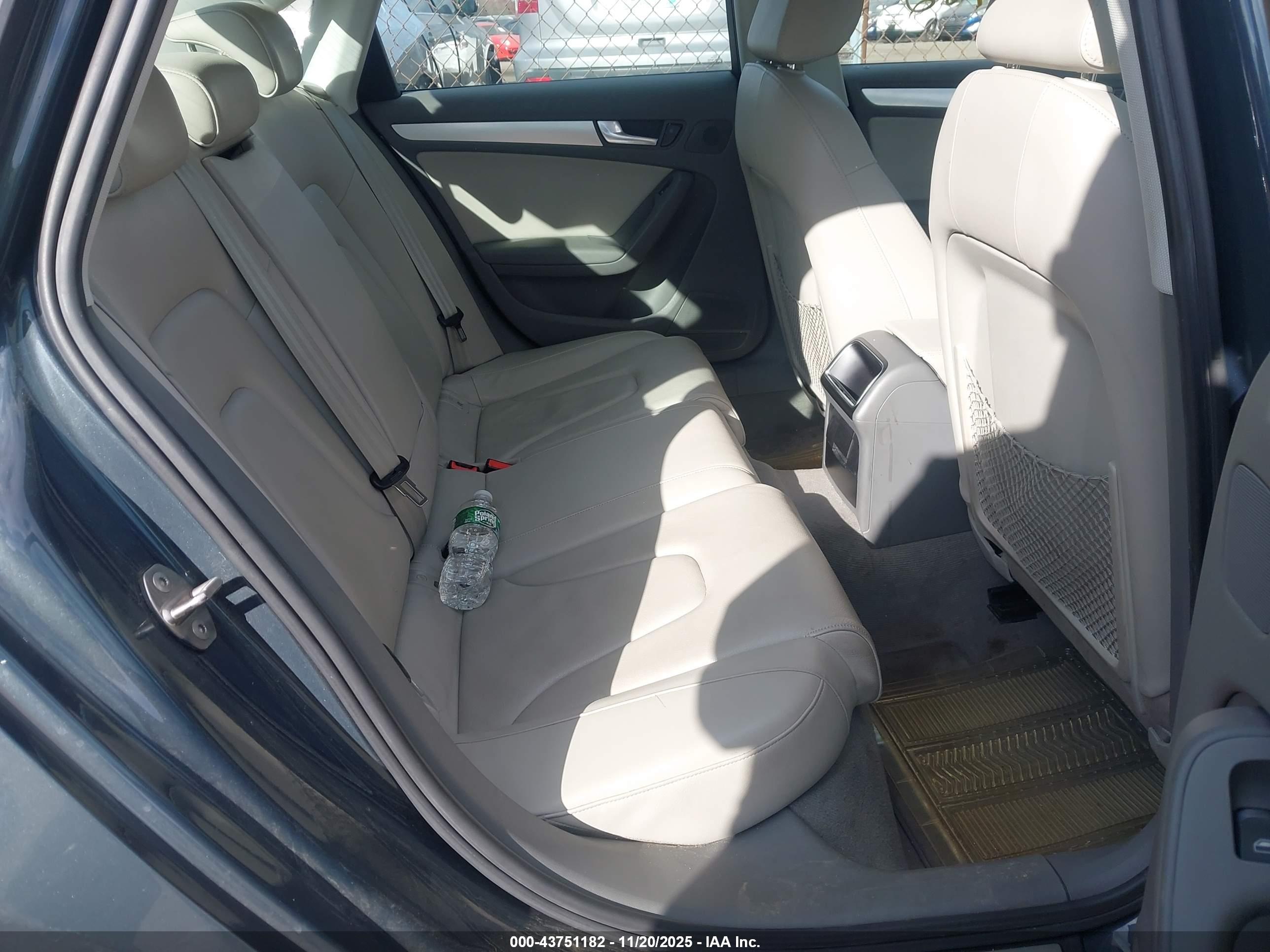 AUDI A4 image 8