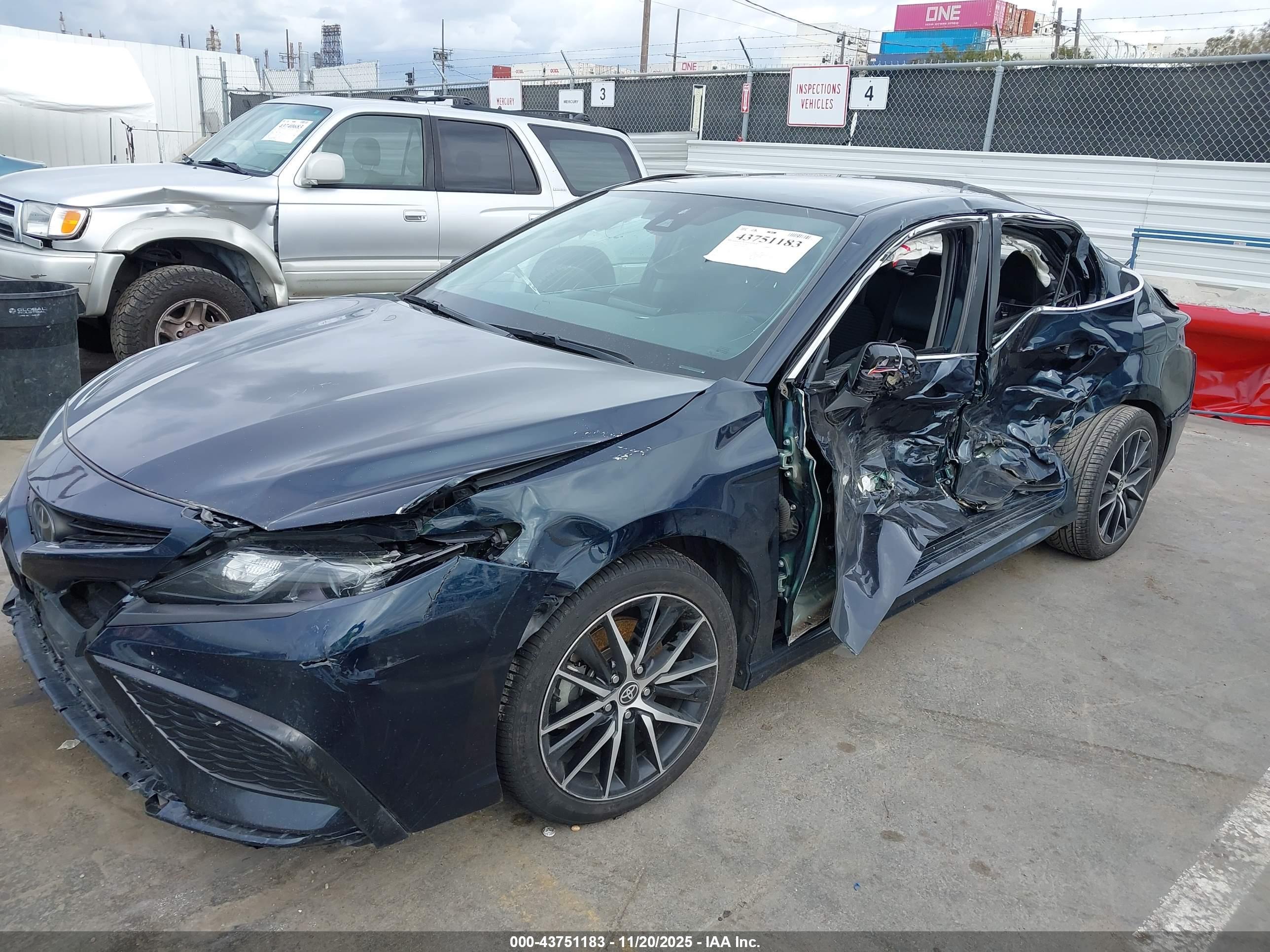 TOYOTA CAMRY image 6