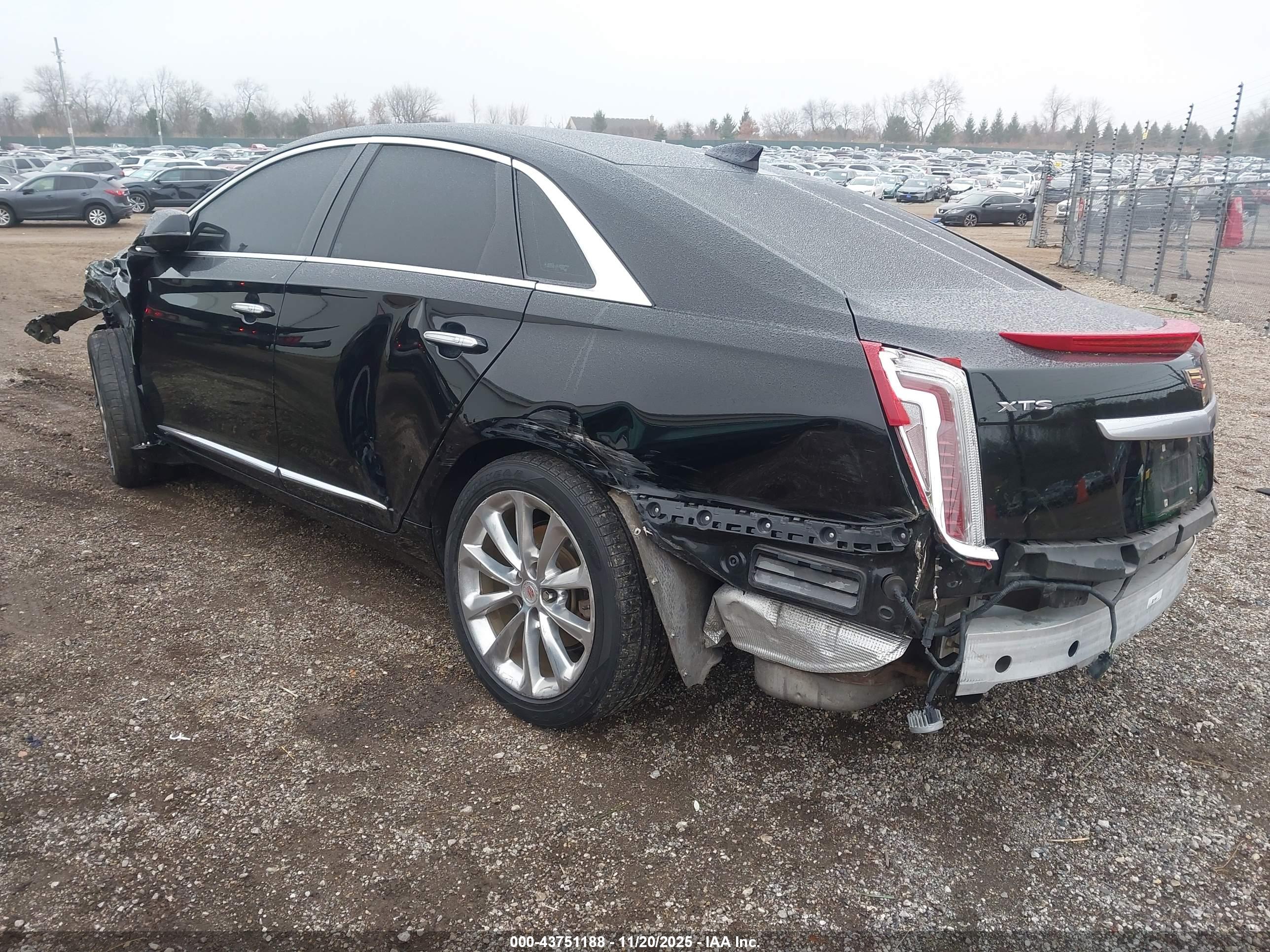 CADILLAC XTS image 3