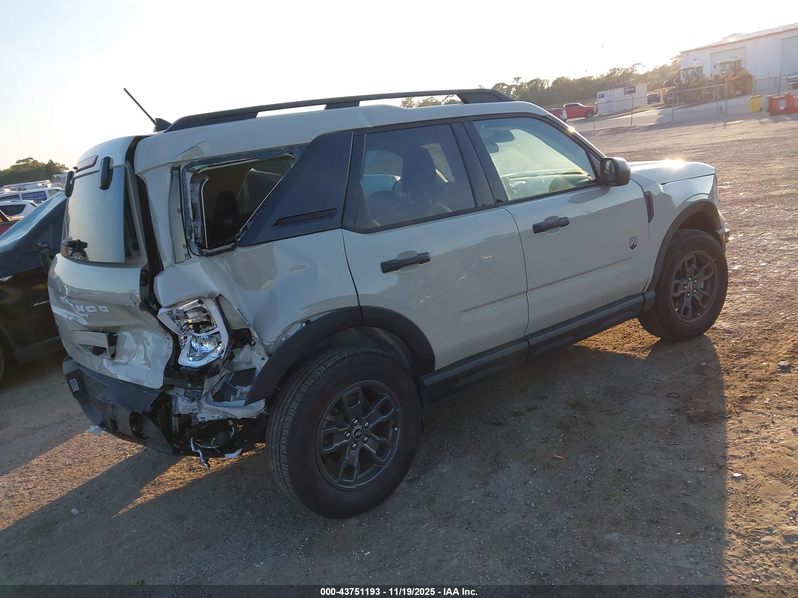 FORD BRONCO image 4