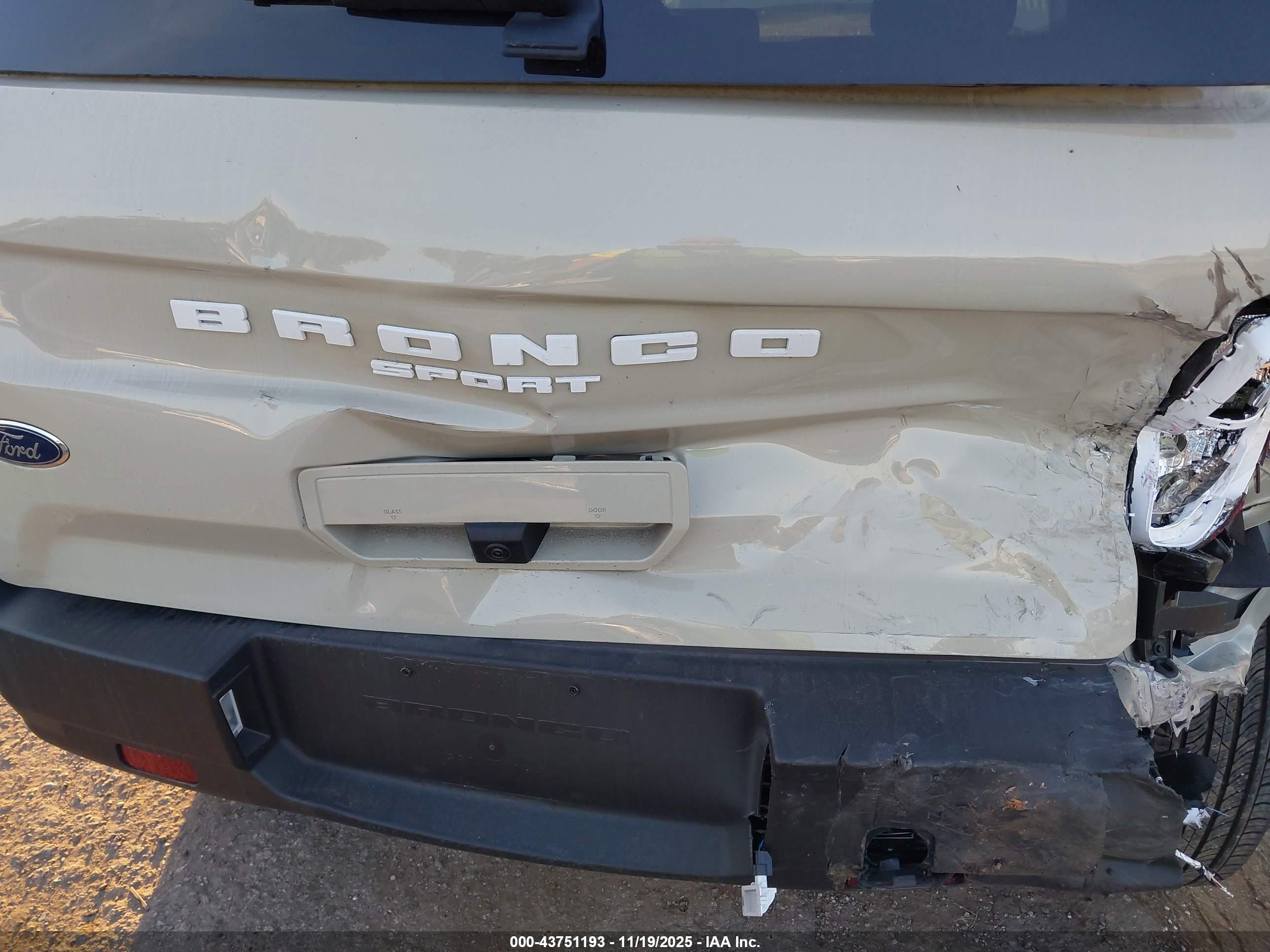 FORD BRONCO image 6