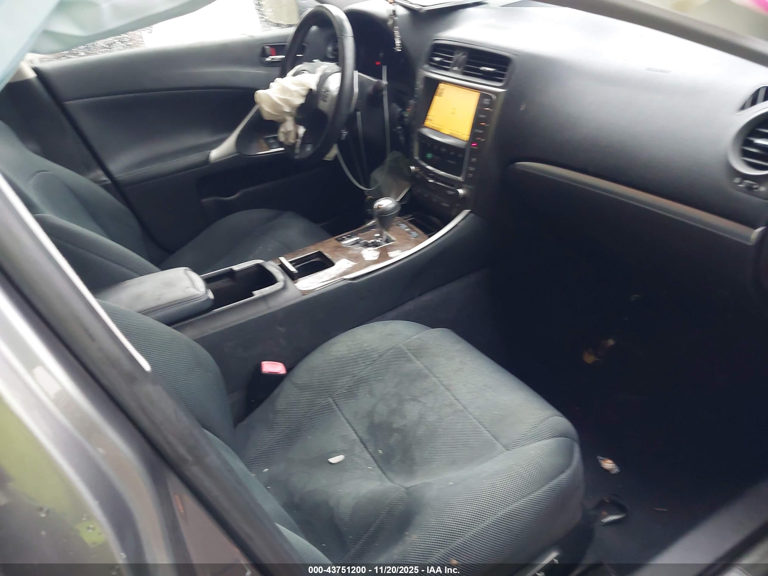 LEXUS IS image 5