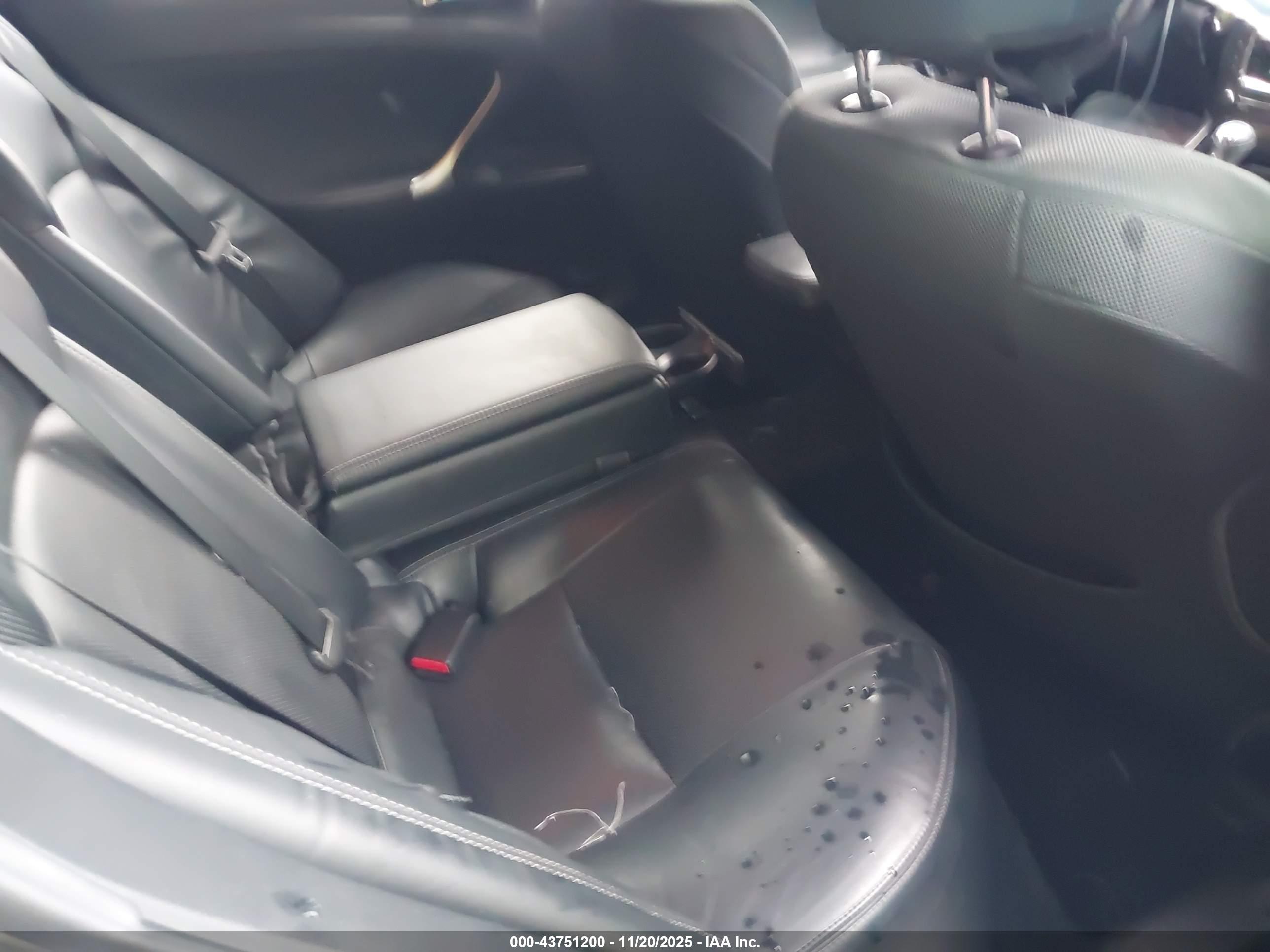 LEXUS IS image 8