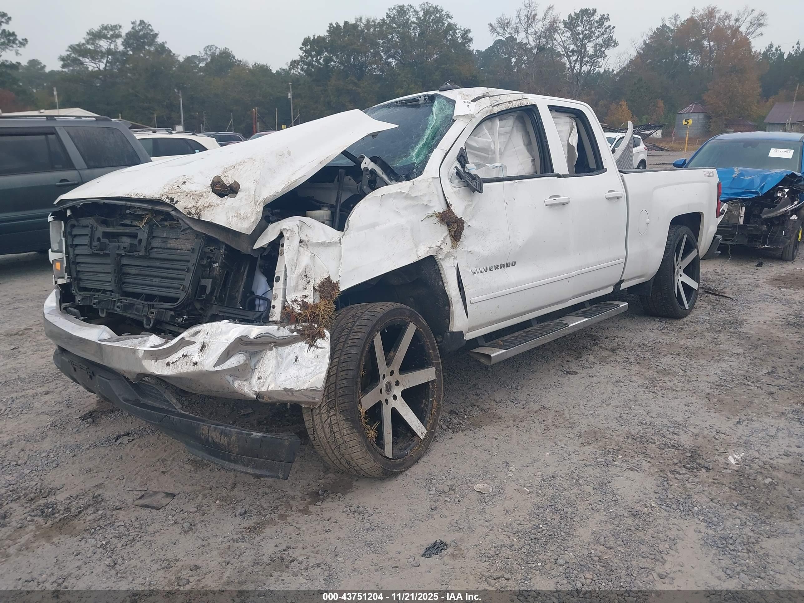 CHEVROLET SILVERADO image 2